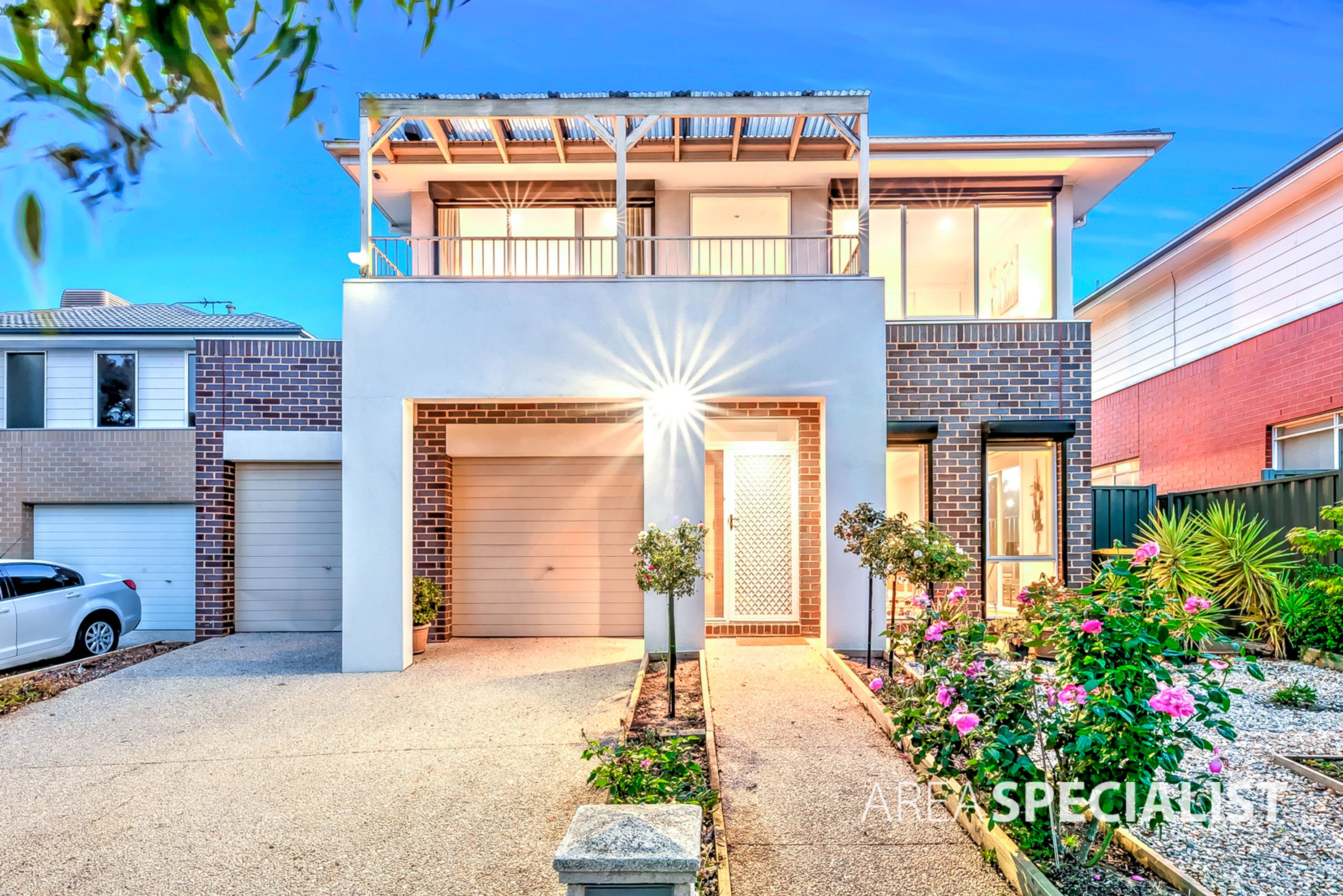 4 Chlosam Court, Cairnlea VIC 3023, Cairnlea - Thumbnail 2