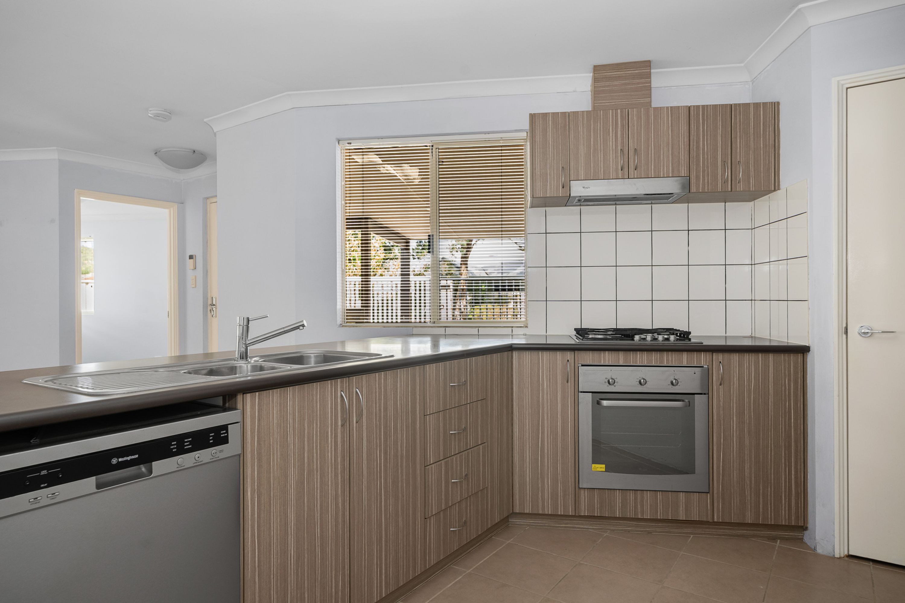 1/6 Turner Place, Kelmscott, Kelmscott - Thumbnail 5