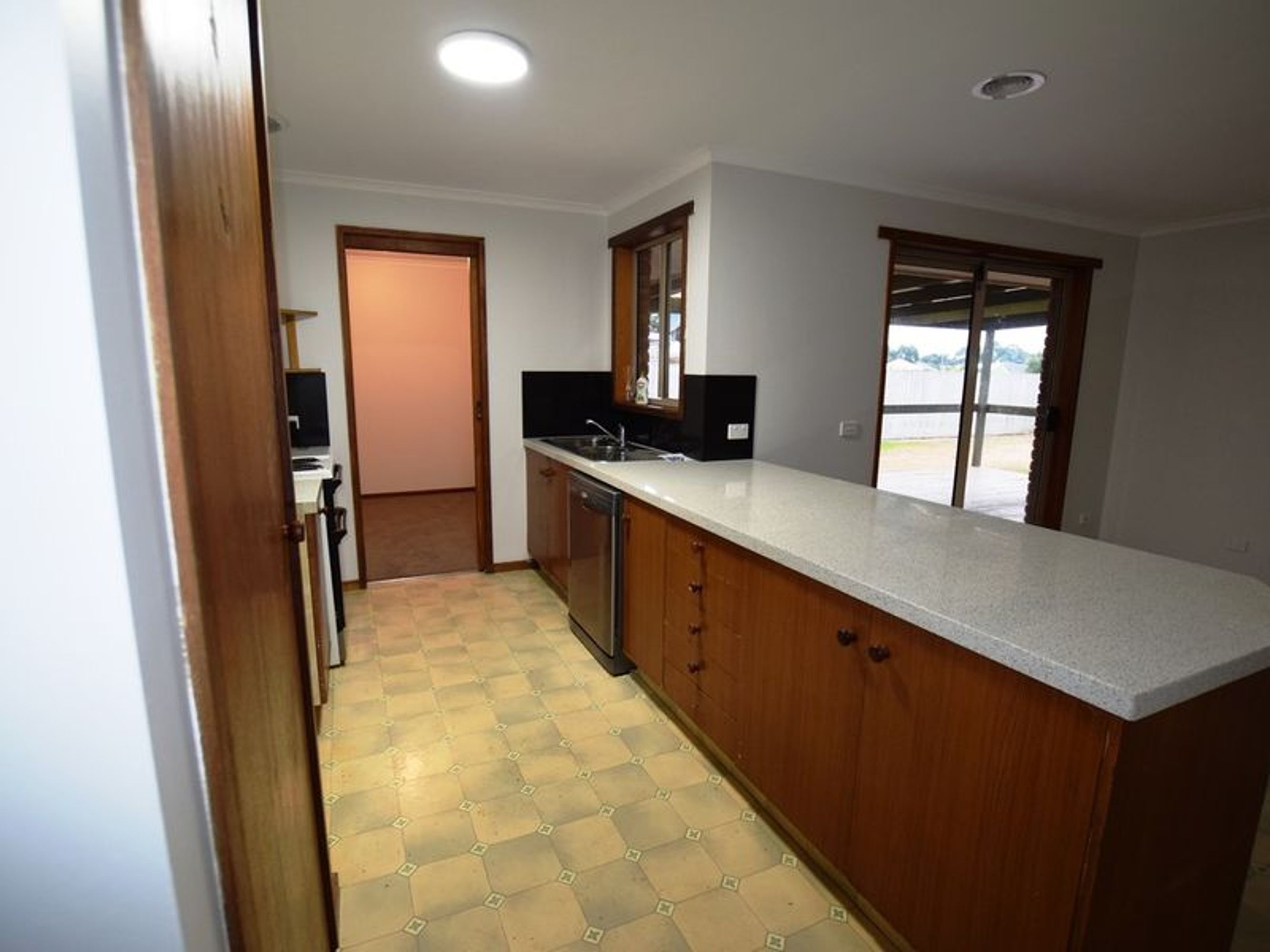 37 Clarke Street, ALLANSFORD , House for Lease FN First National Real
