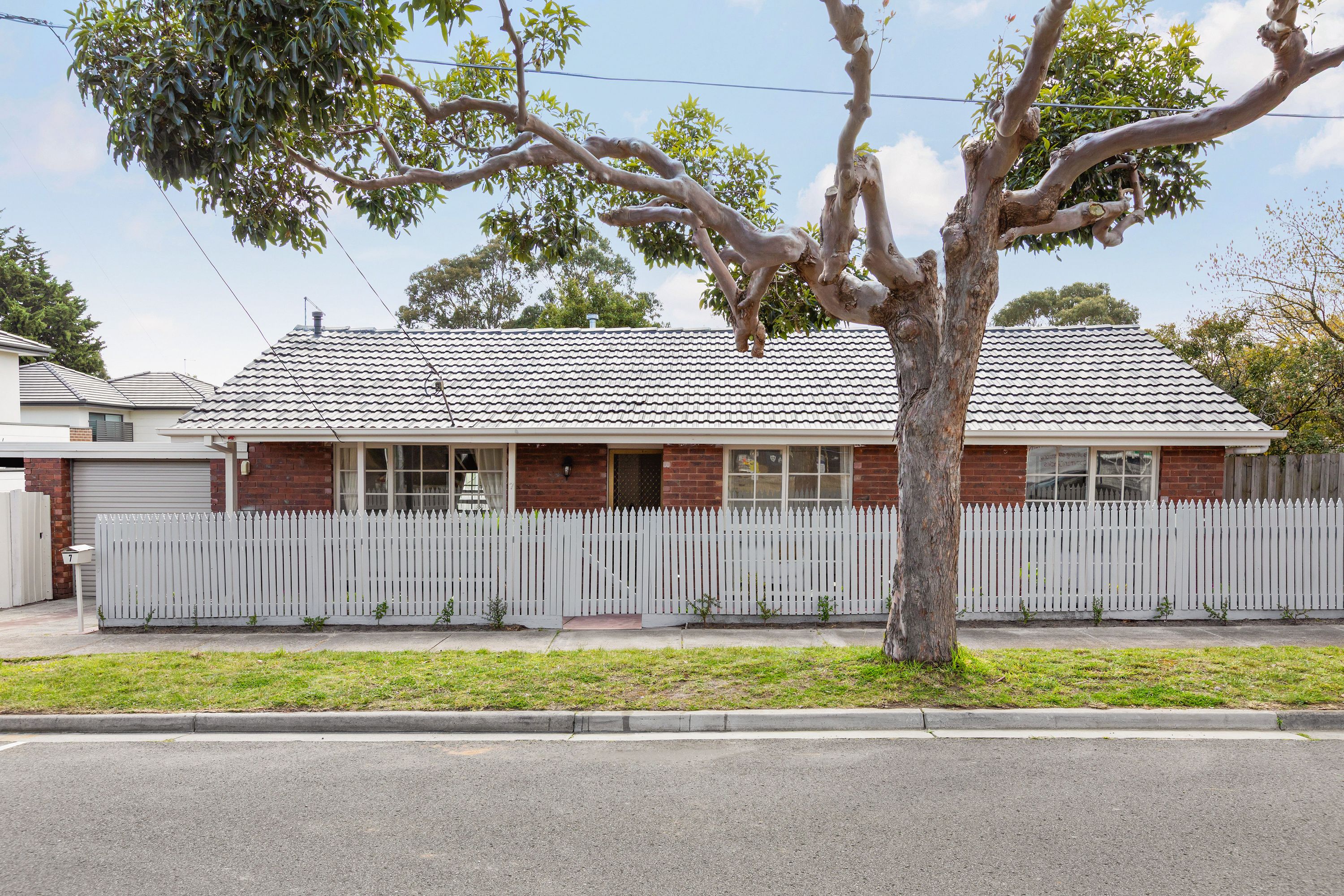 7 Holmes Street, Frankston - Image 1