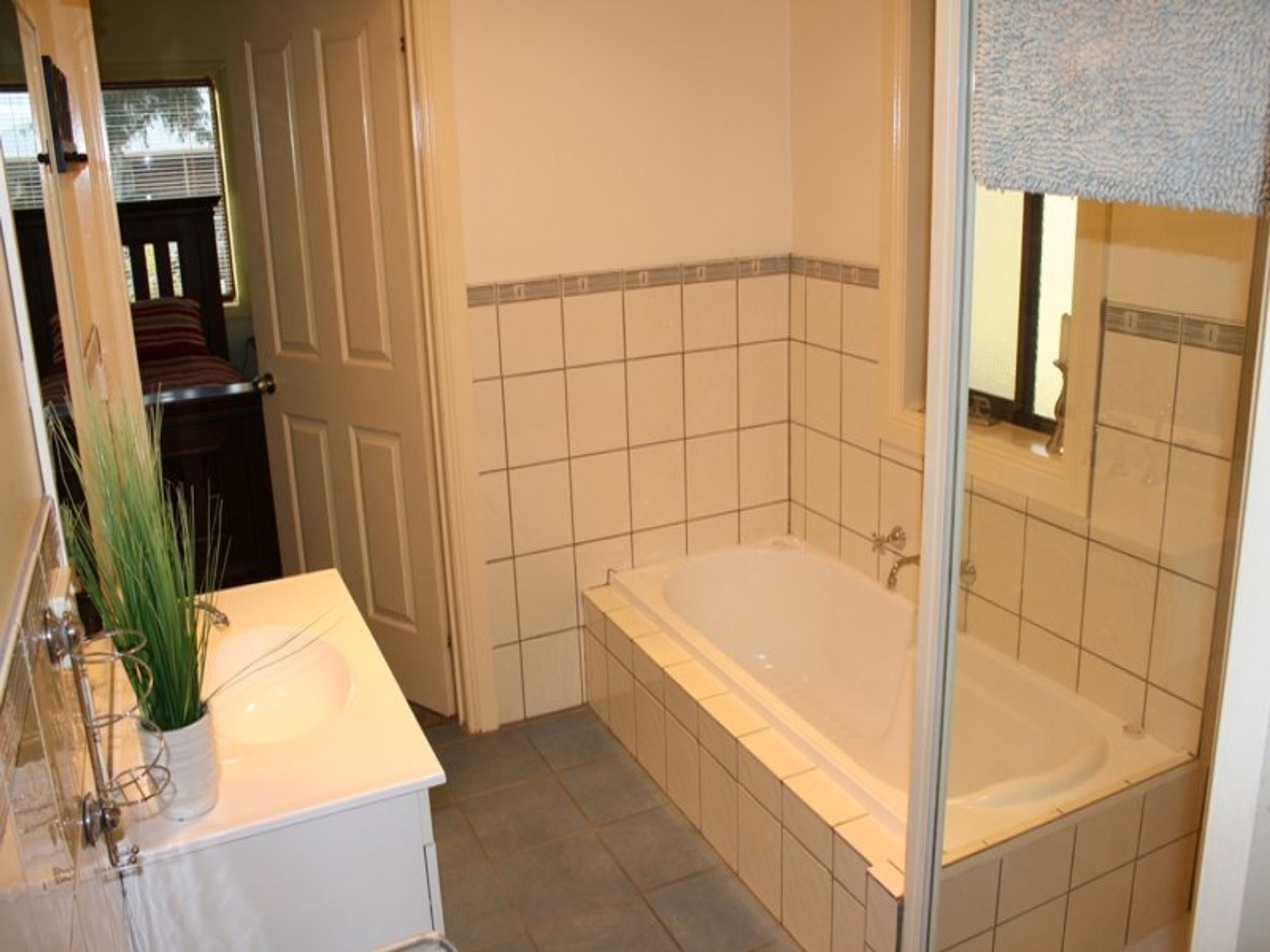 42 Wavell Street, Horsham VIC 3400, Horsham - Thumbnail 3