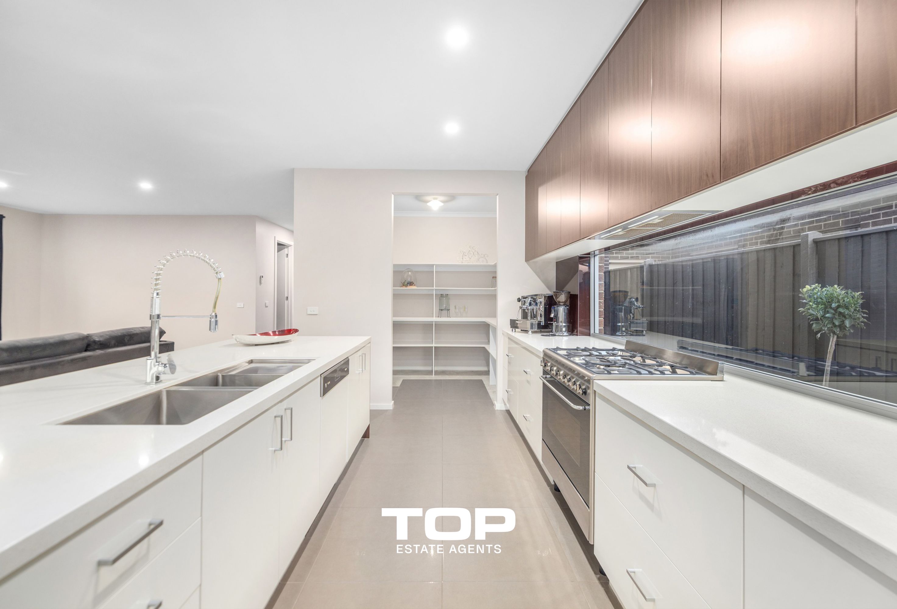 10 Springleaf Avenue, Clyde North - Thumbnail 6