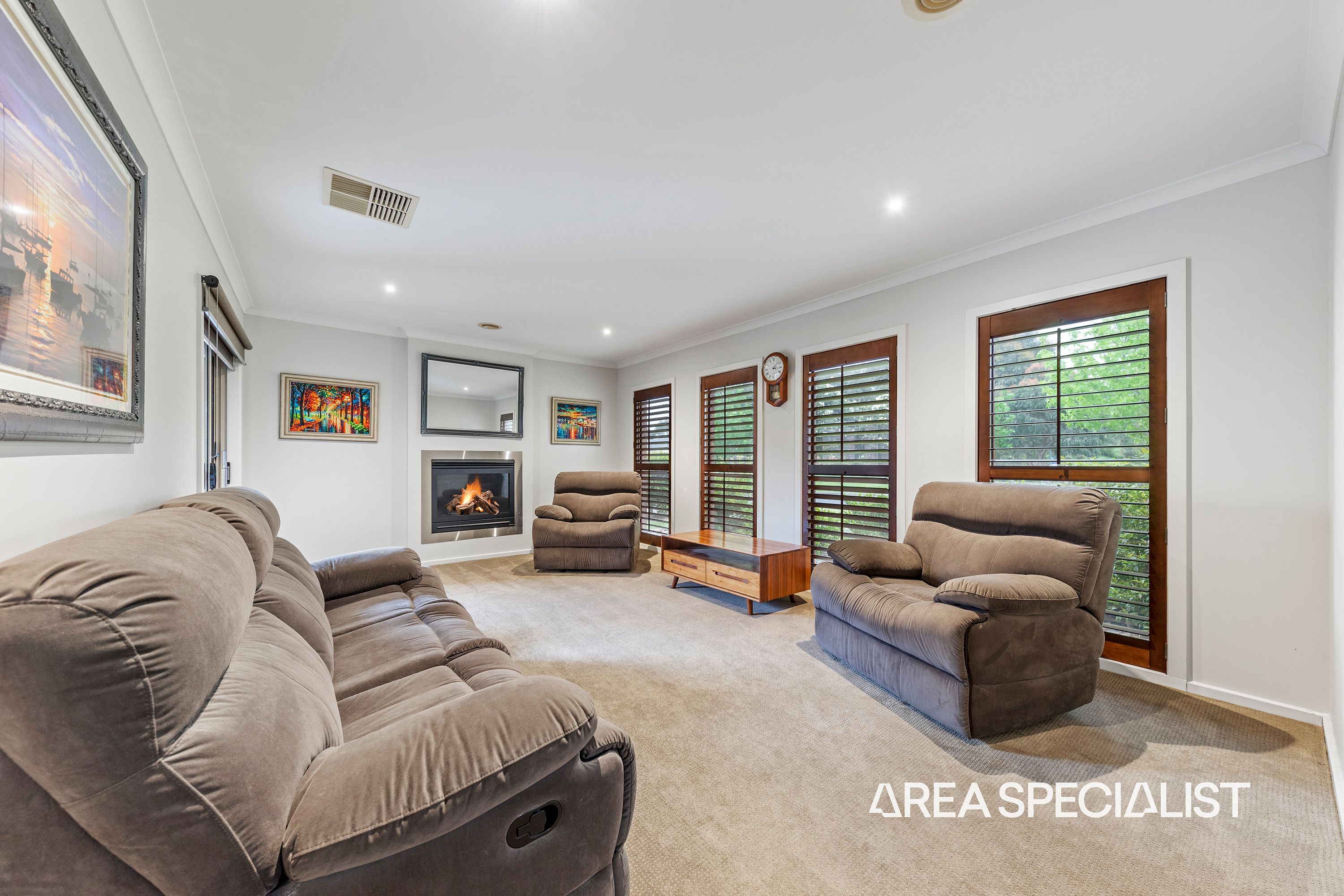56 Windermere Boulevard, Pakenham - Thumbnail 3