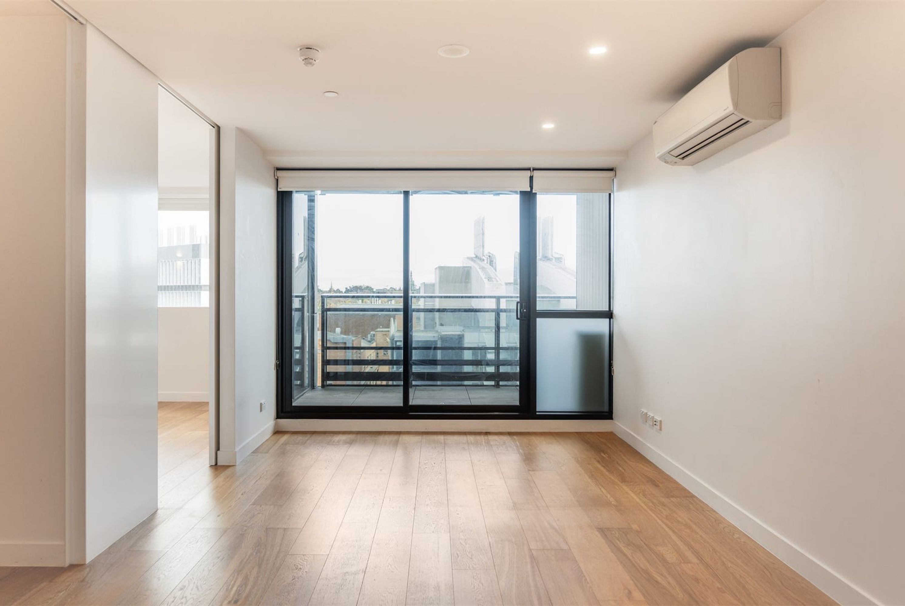 710/83 Flemington Road, North Melbourne - Thumbnail 2