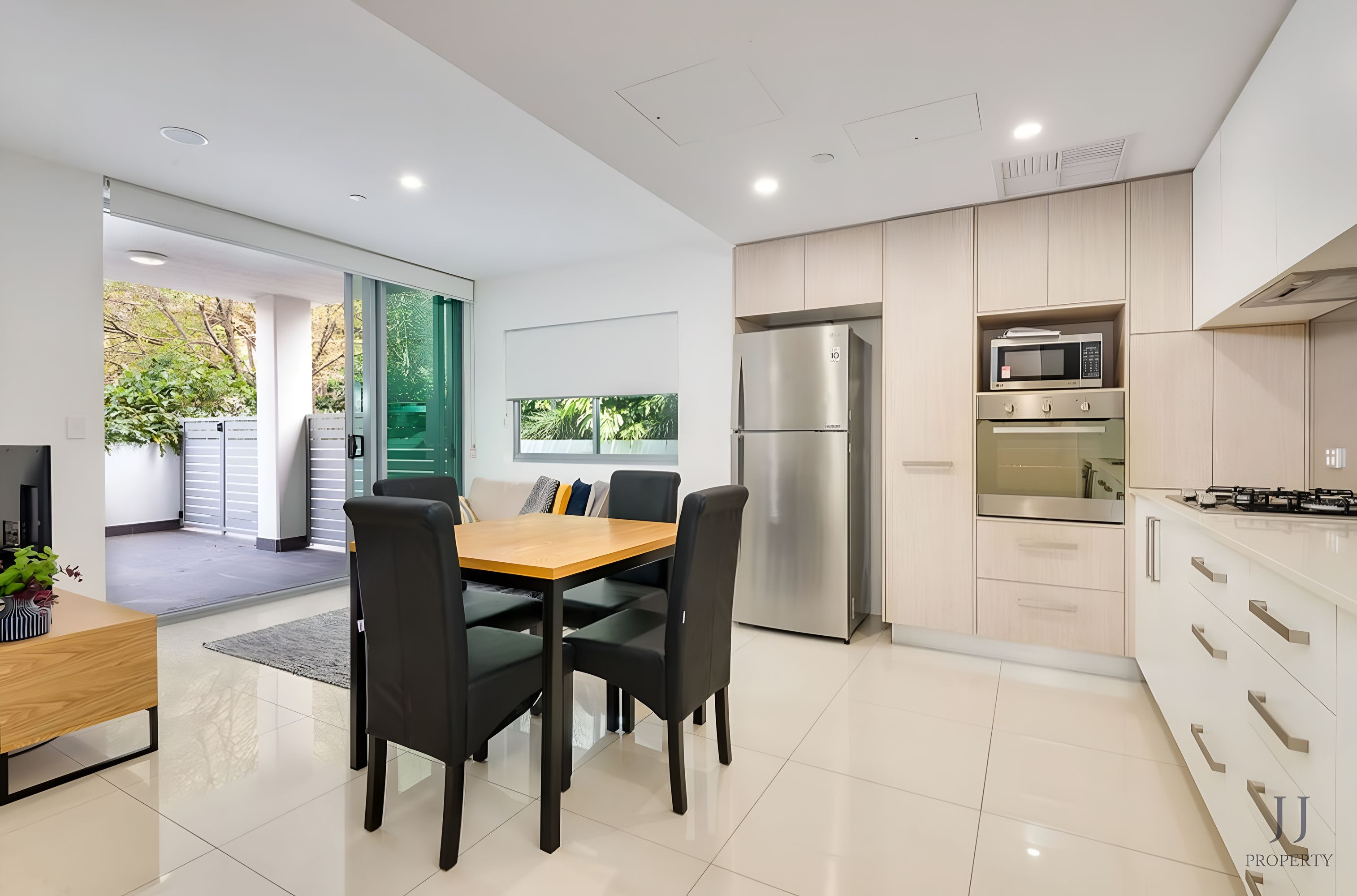 3/27 Manning St