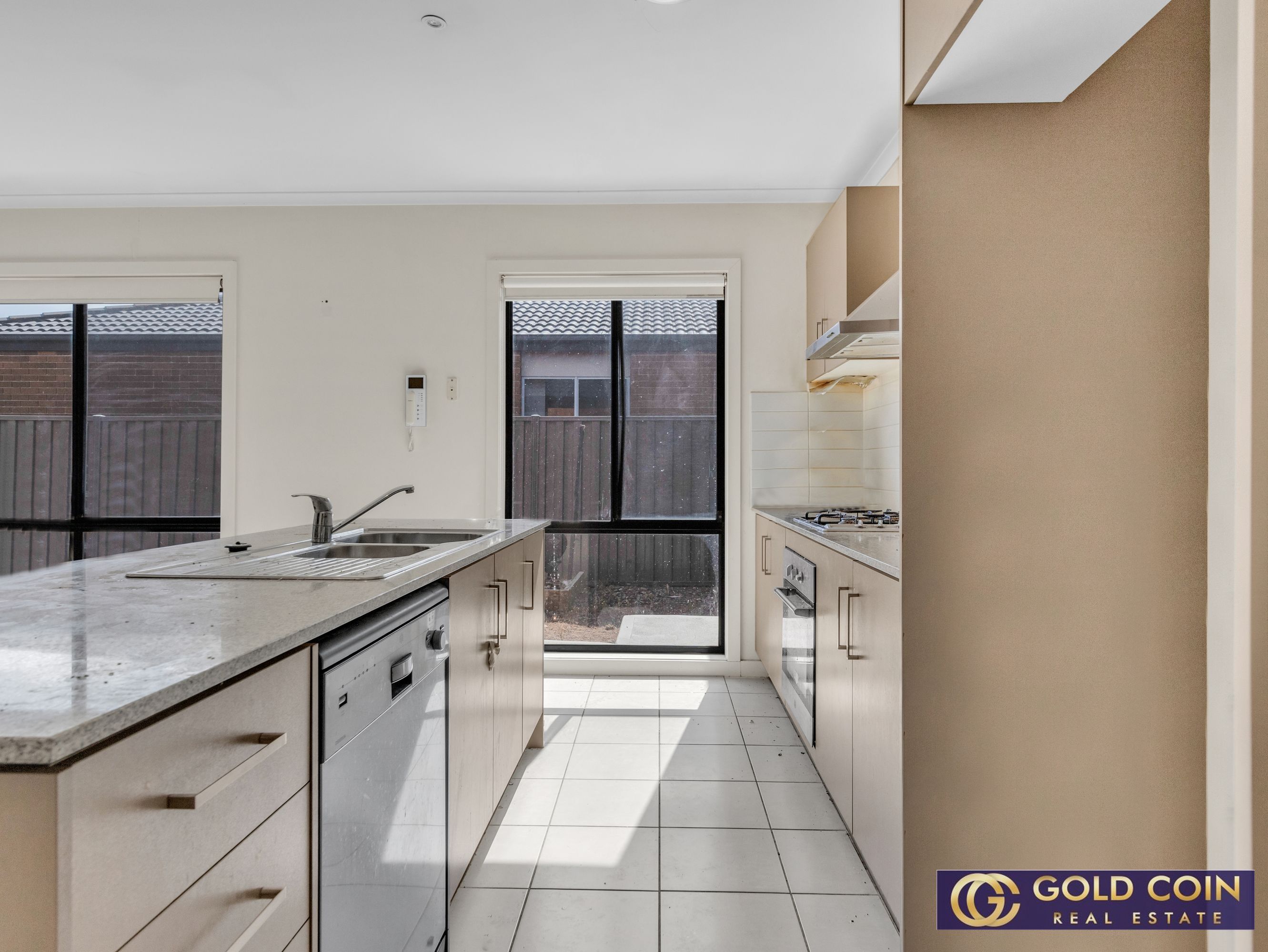 21 Clematis Crescent, Manor Lakes - Thumbnail 4