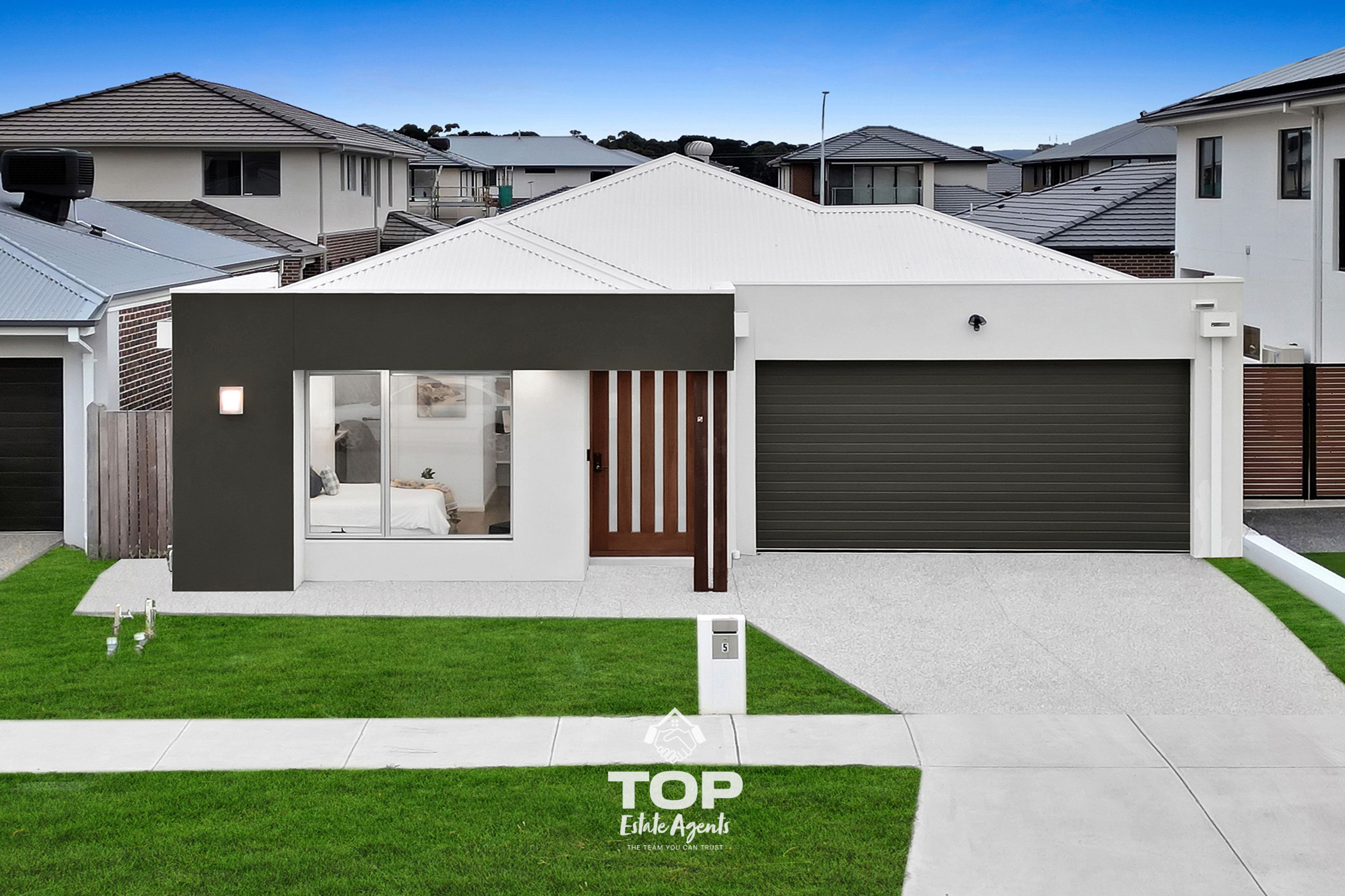 5 Bonza Circuit, Clyde North VIC 3978 - Image 1