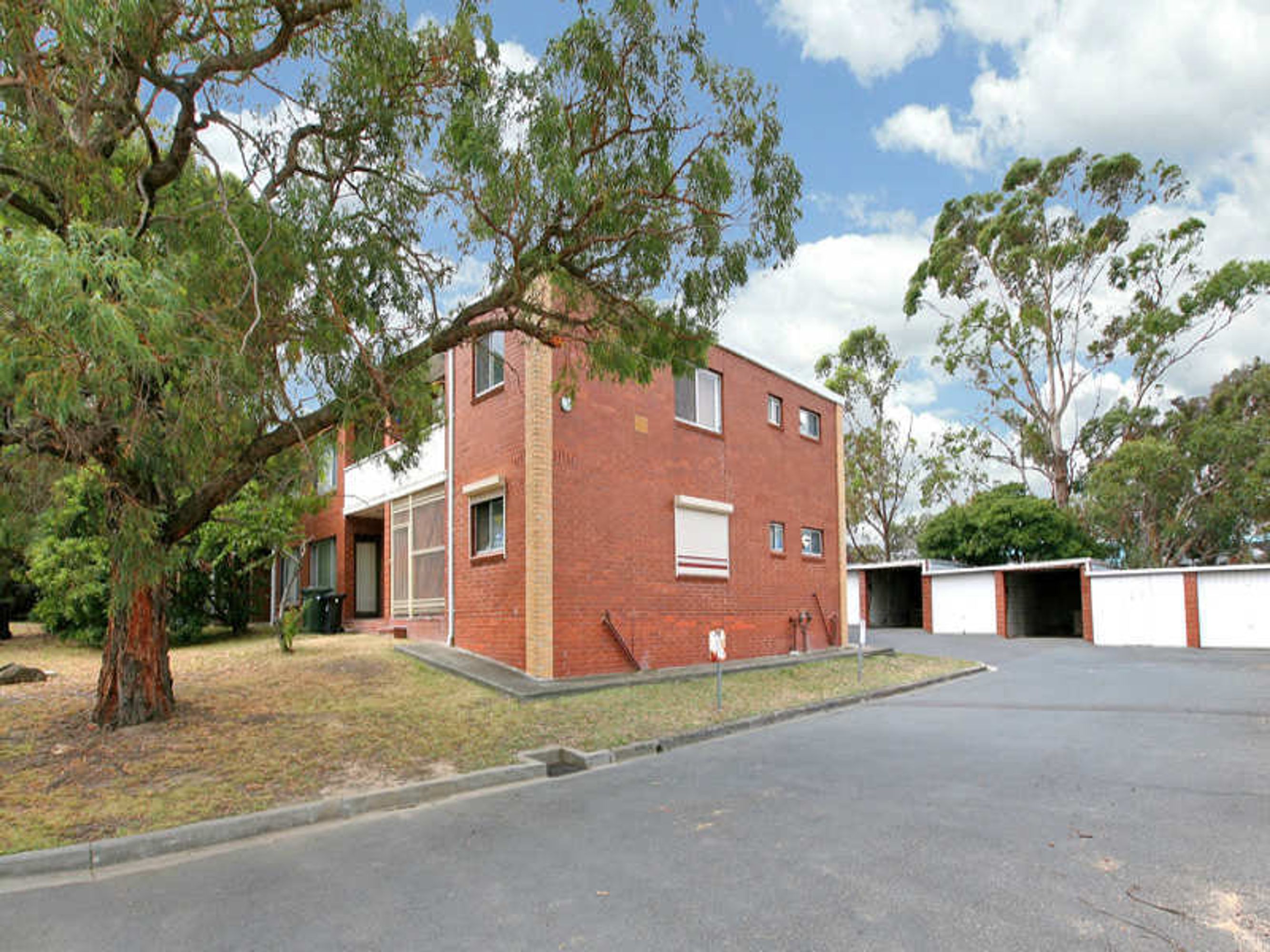 2/10-16 Wetherby Road, Doncaster - Thumbnail 2