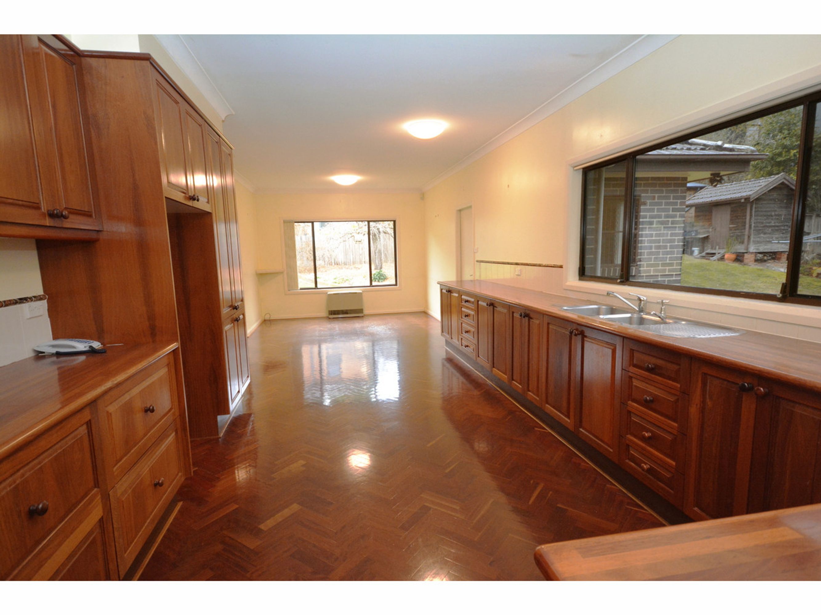 8-10 Bowling Green Avenue, Katoomba - Thumbnail 6