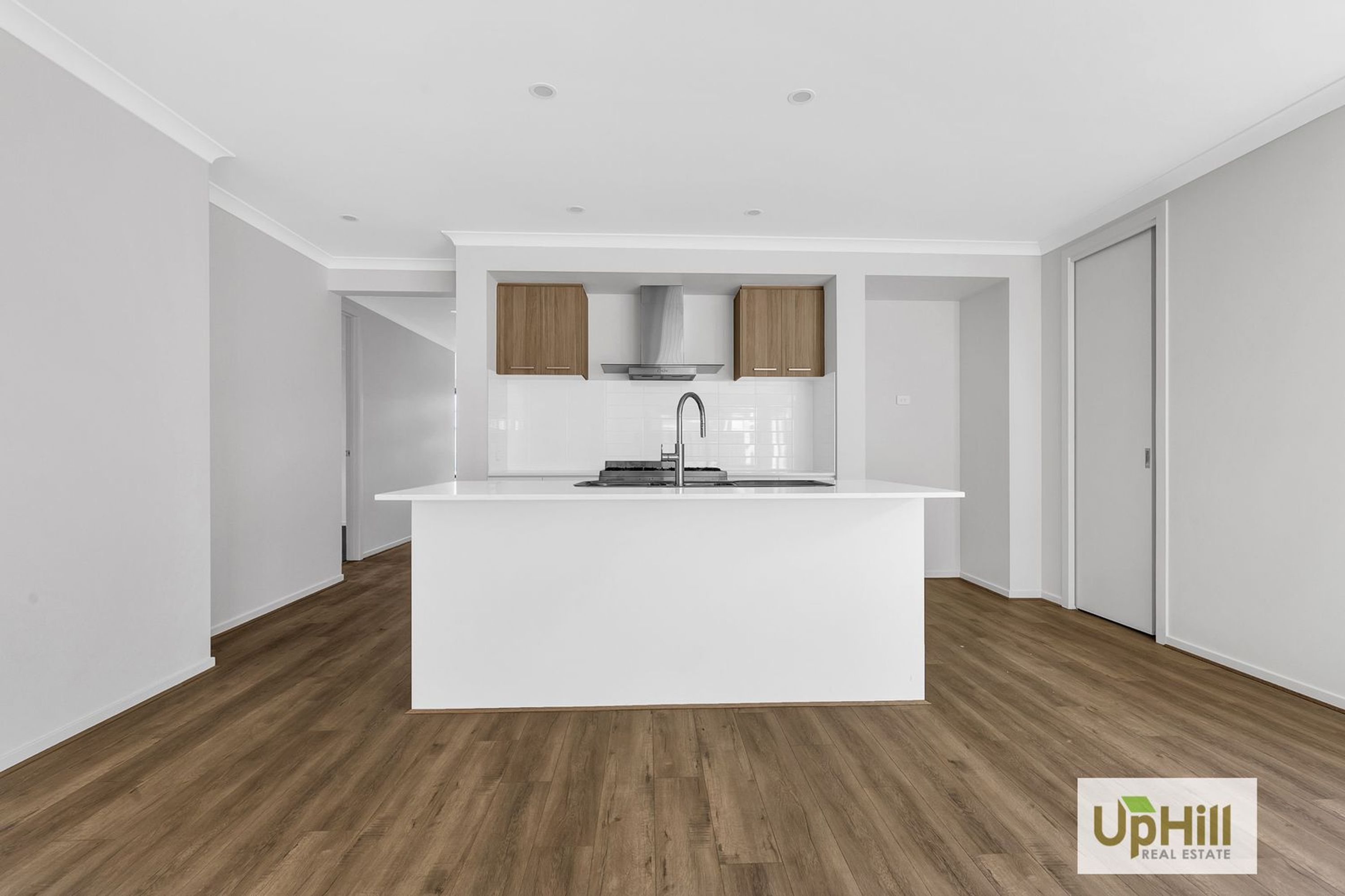 18 Todra Cres, Clyde - Thumbnail 2