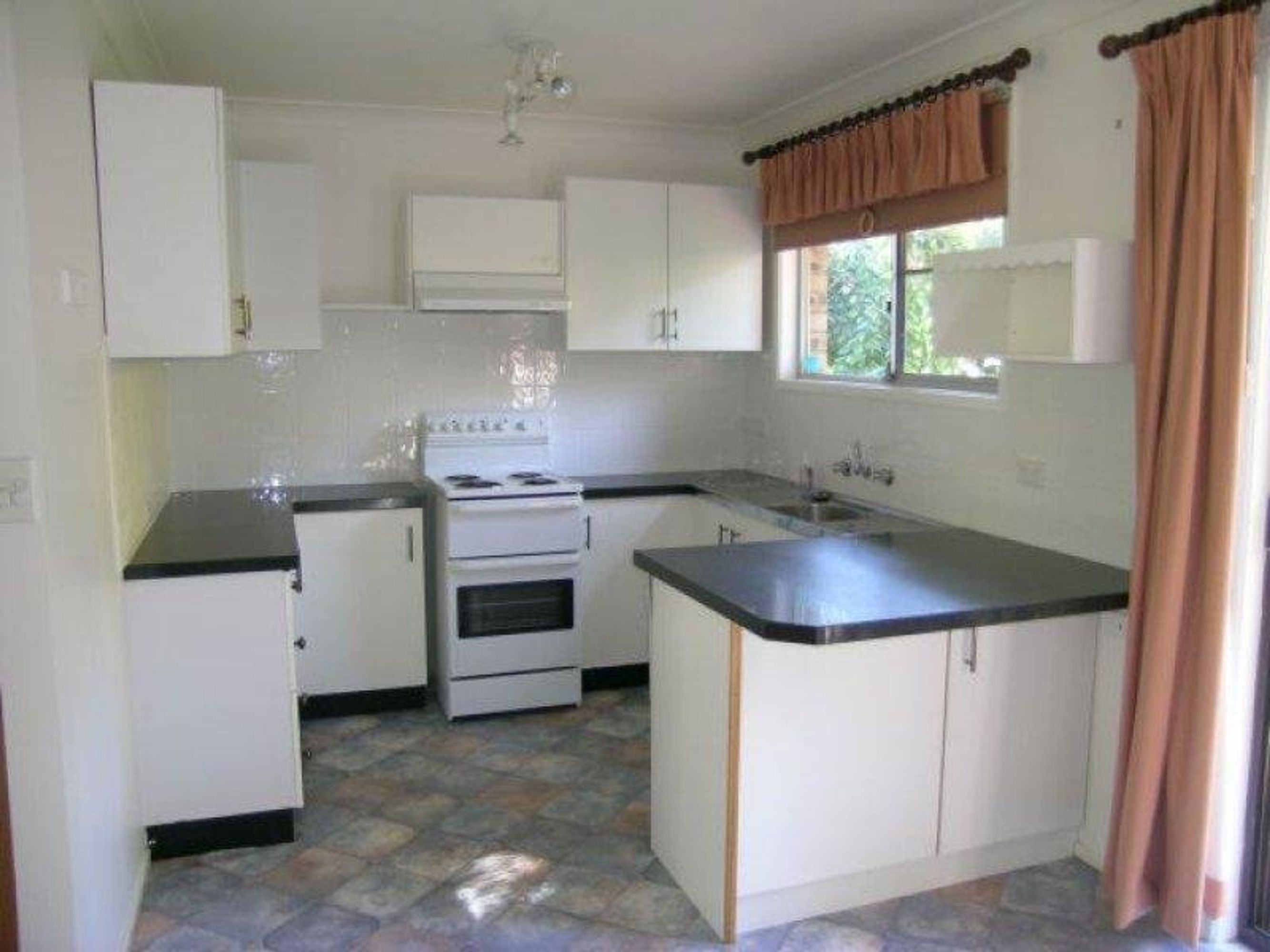 2 Egmont Rd, Medlow Bath - Thumbnail 2