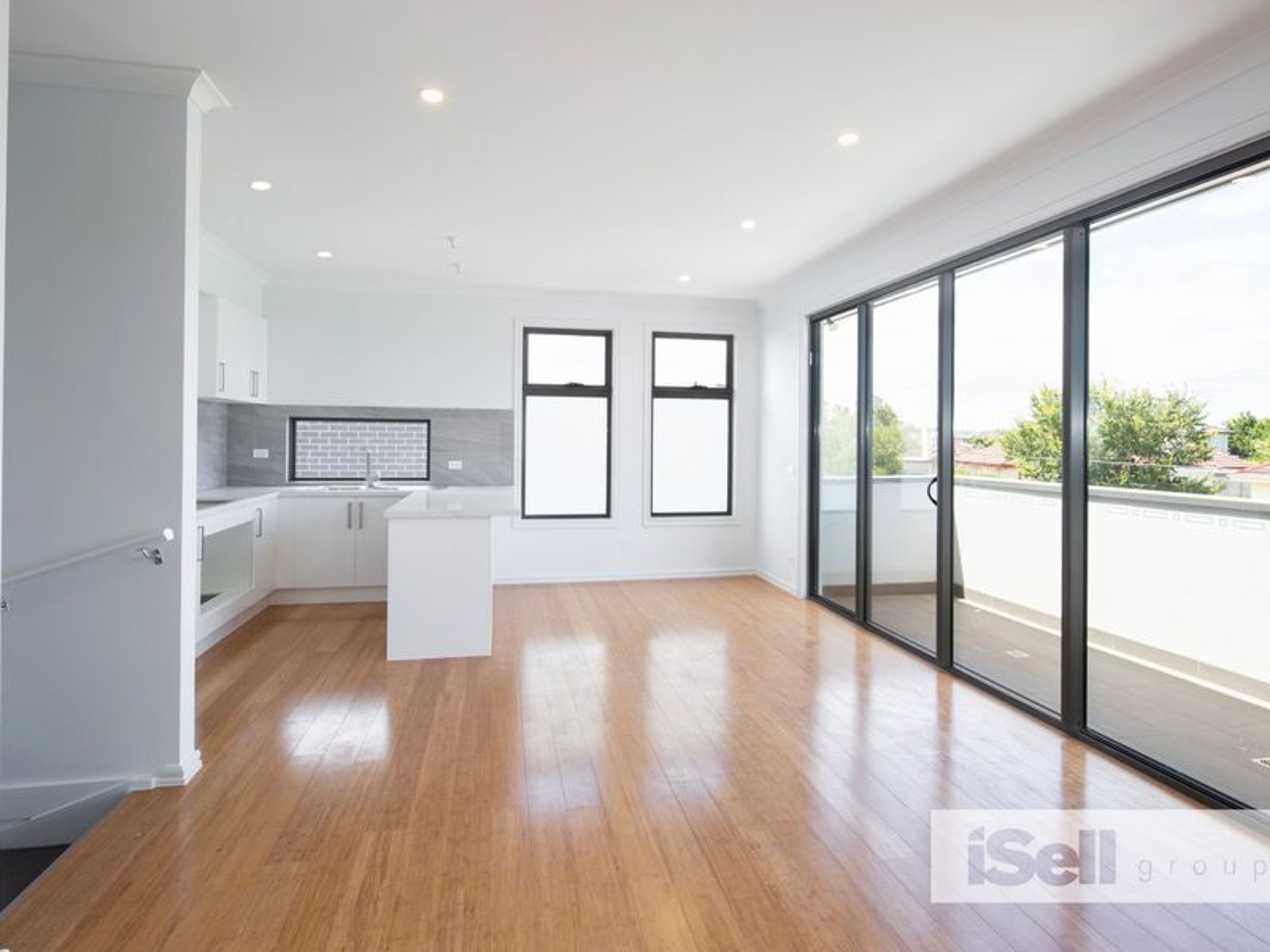 1/5 Union Grove, Springvale - Thumbnail 3