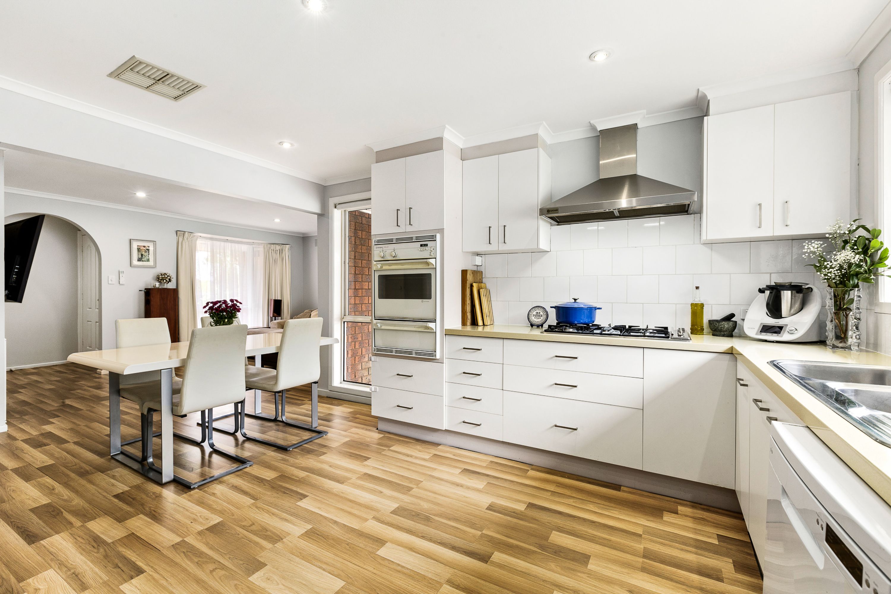 4 Manorvale Parade, Werribee, VIC 3030, Werribee - Thumbnail 4