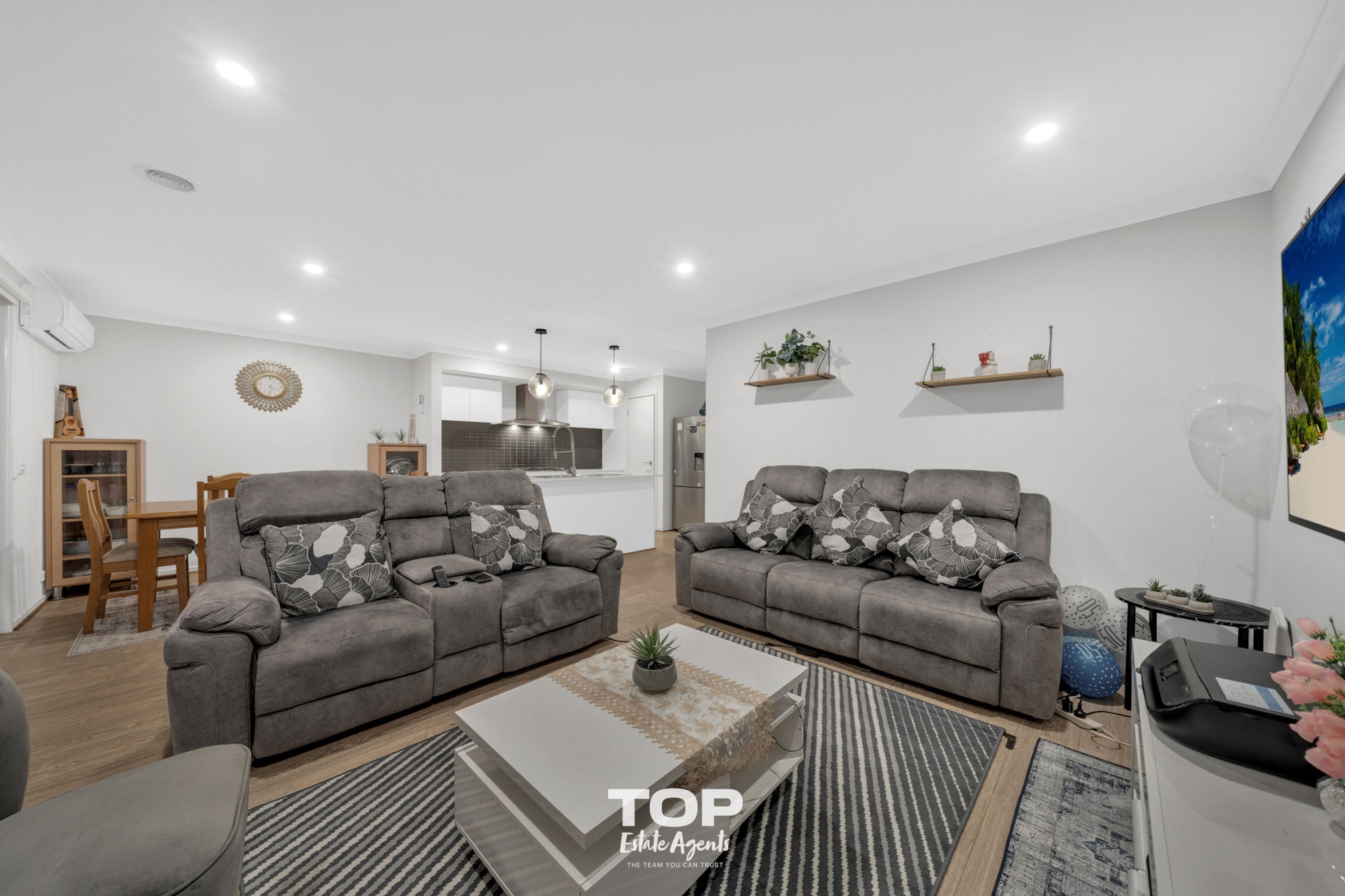21 Hallyburton Drive, Clyde North - Thumbnail 3