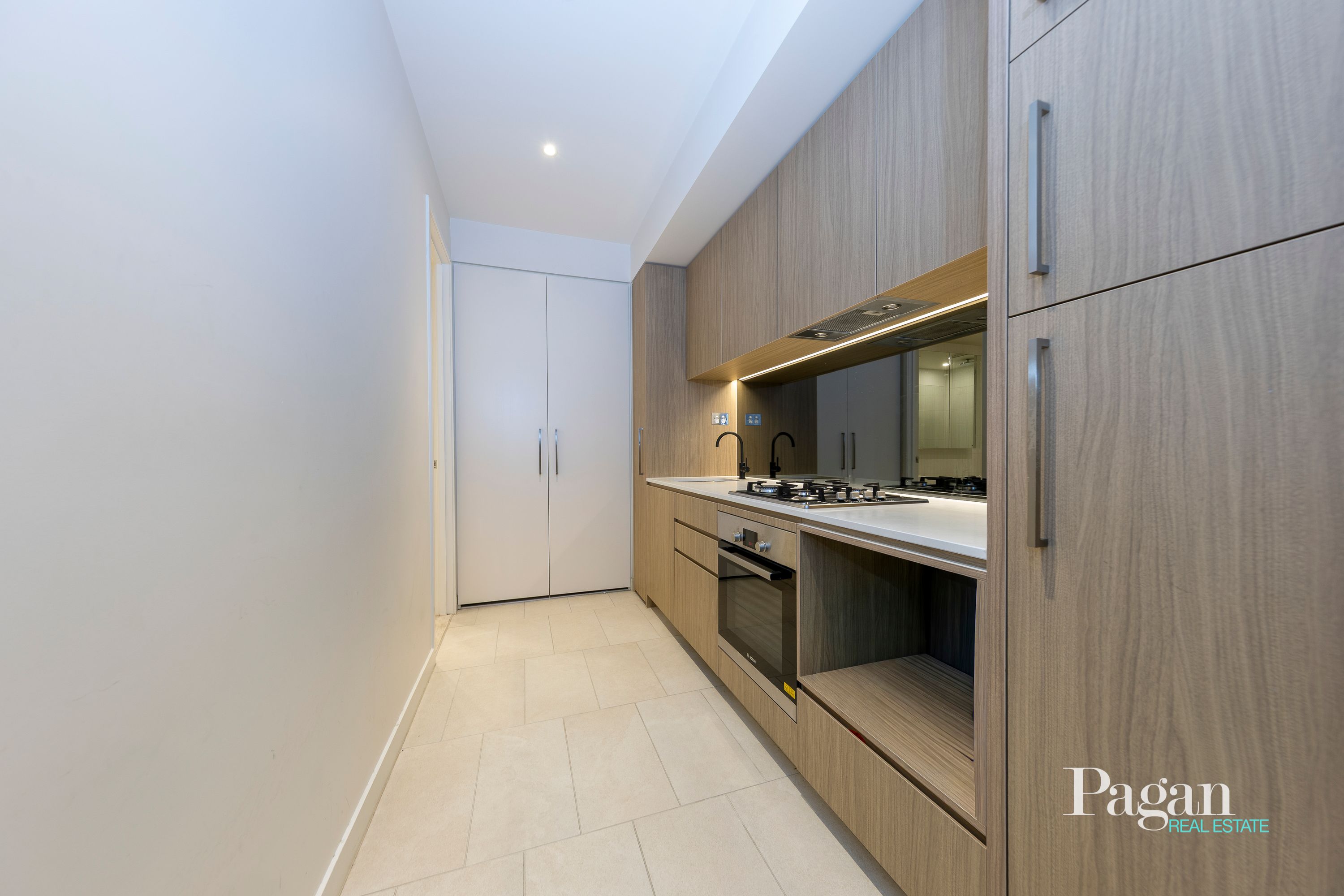 1707/120 Abeckett Street, Melbourne - Thumbnail 3