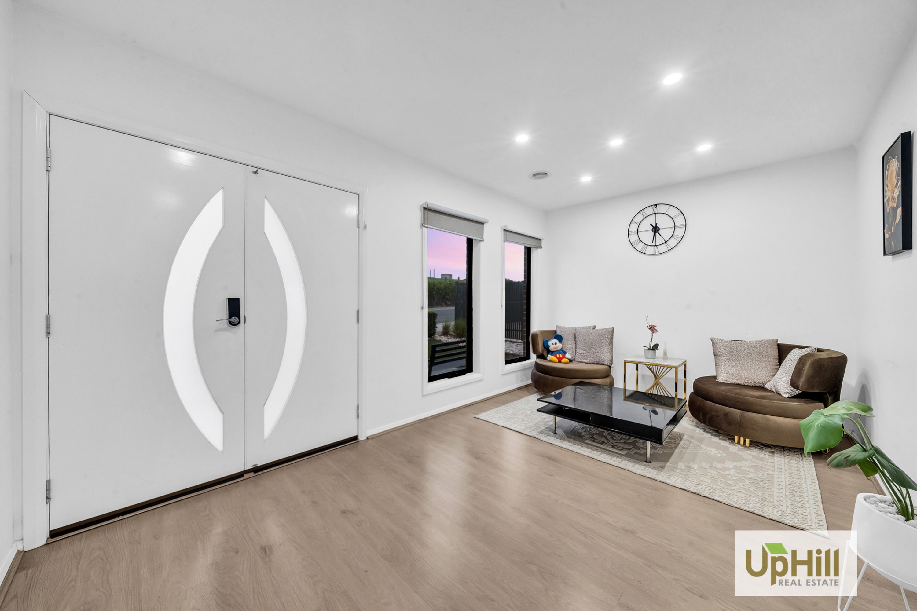 36 Greenslate Street, Clyde North - Thumbnail 2