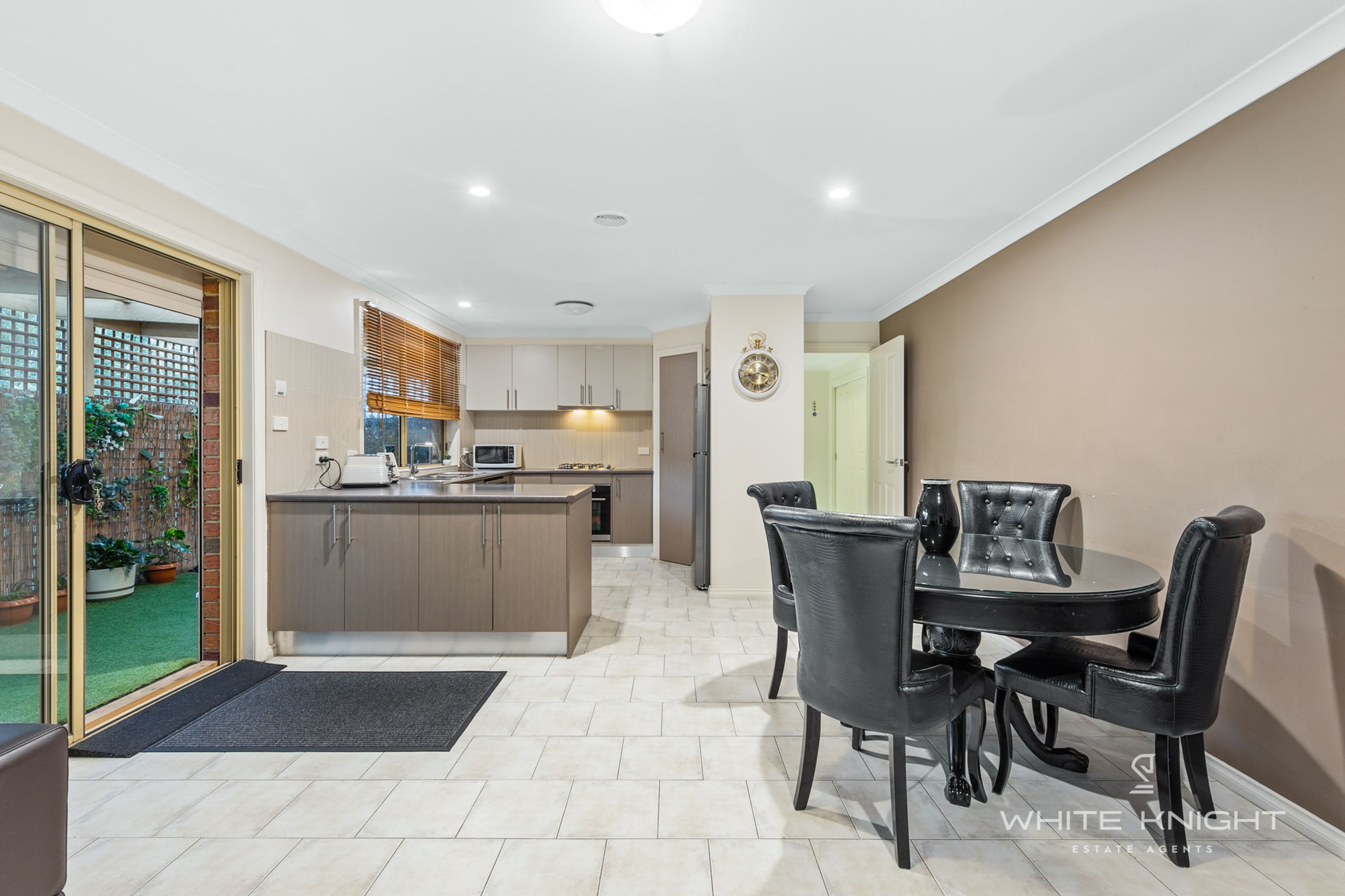 4 Tannaroo Crescent, Delahey VIC 3037, Delahey - Thumbnail 4