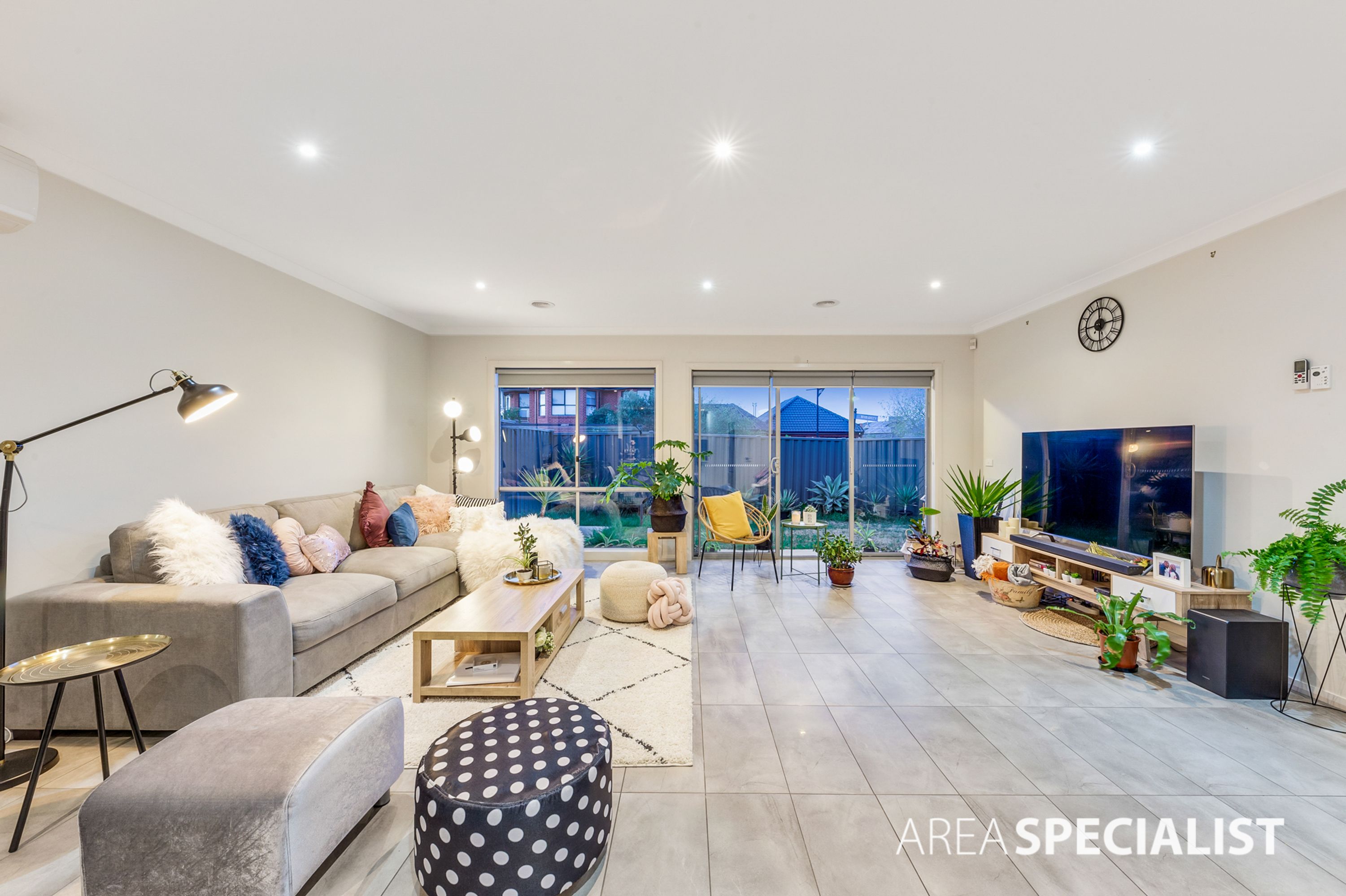 19 Bimbadeen Street, Burnside VIC 3023, Burnside - Thumbnail 6