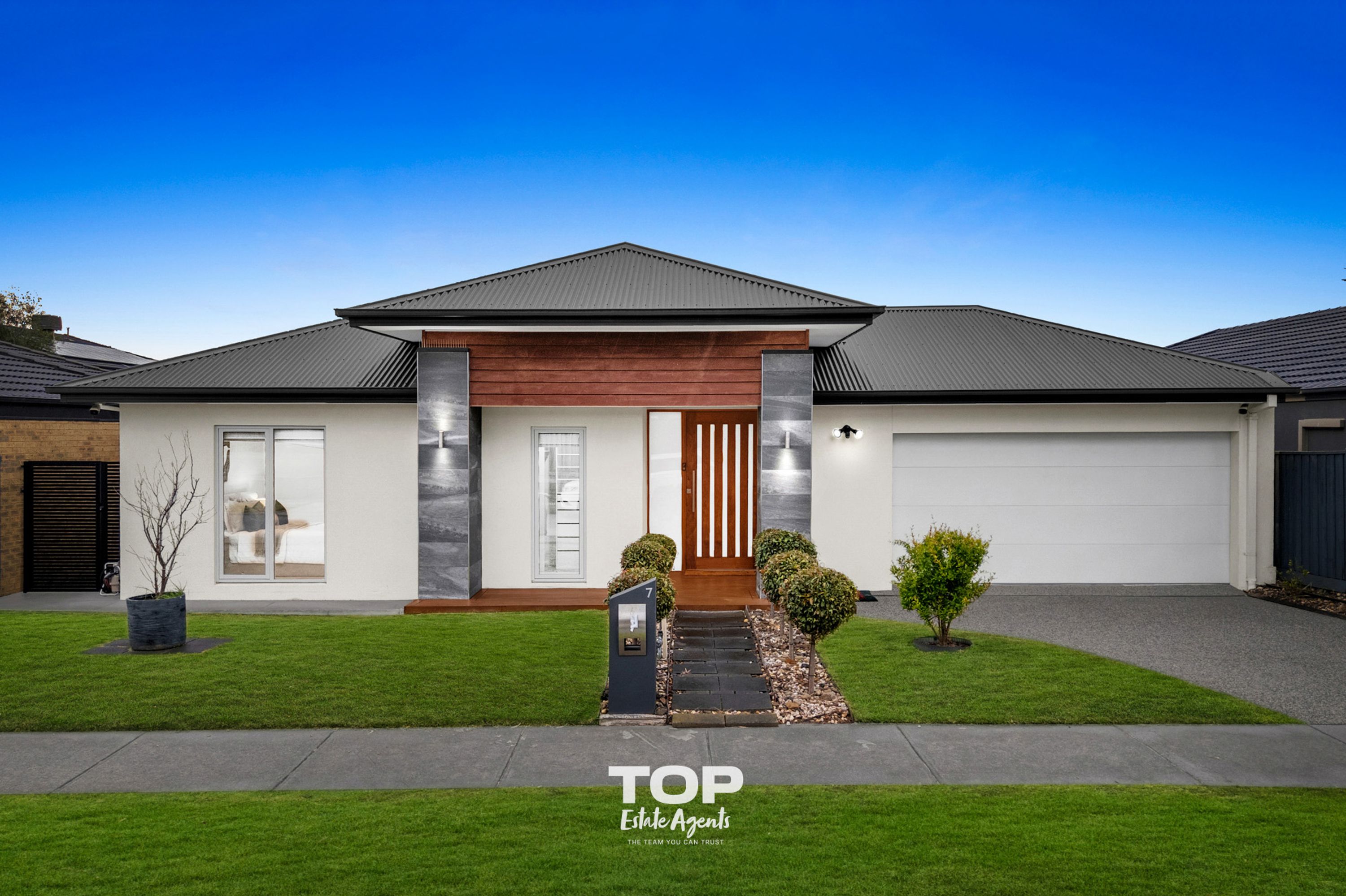 7 Bronson Circuit, Cranbourne North - Thumbnail 2
