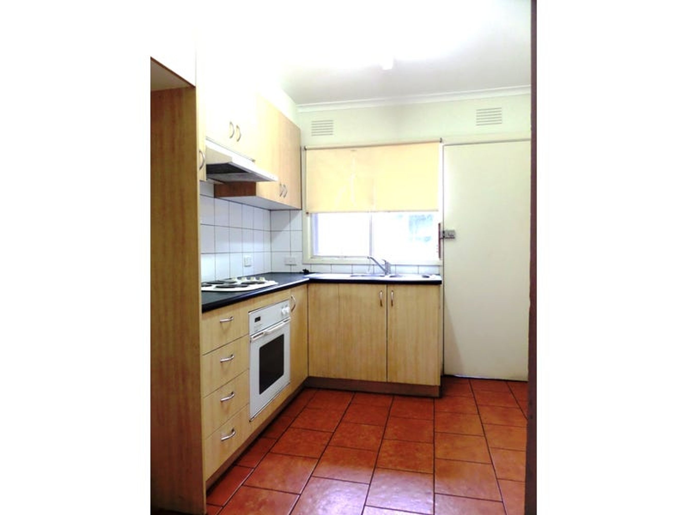 3/33 Windsor Avenue, Springvale - Thumbnail 3