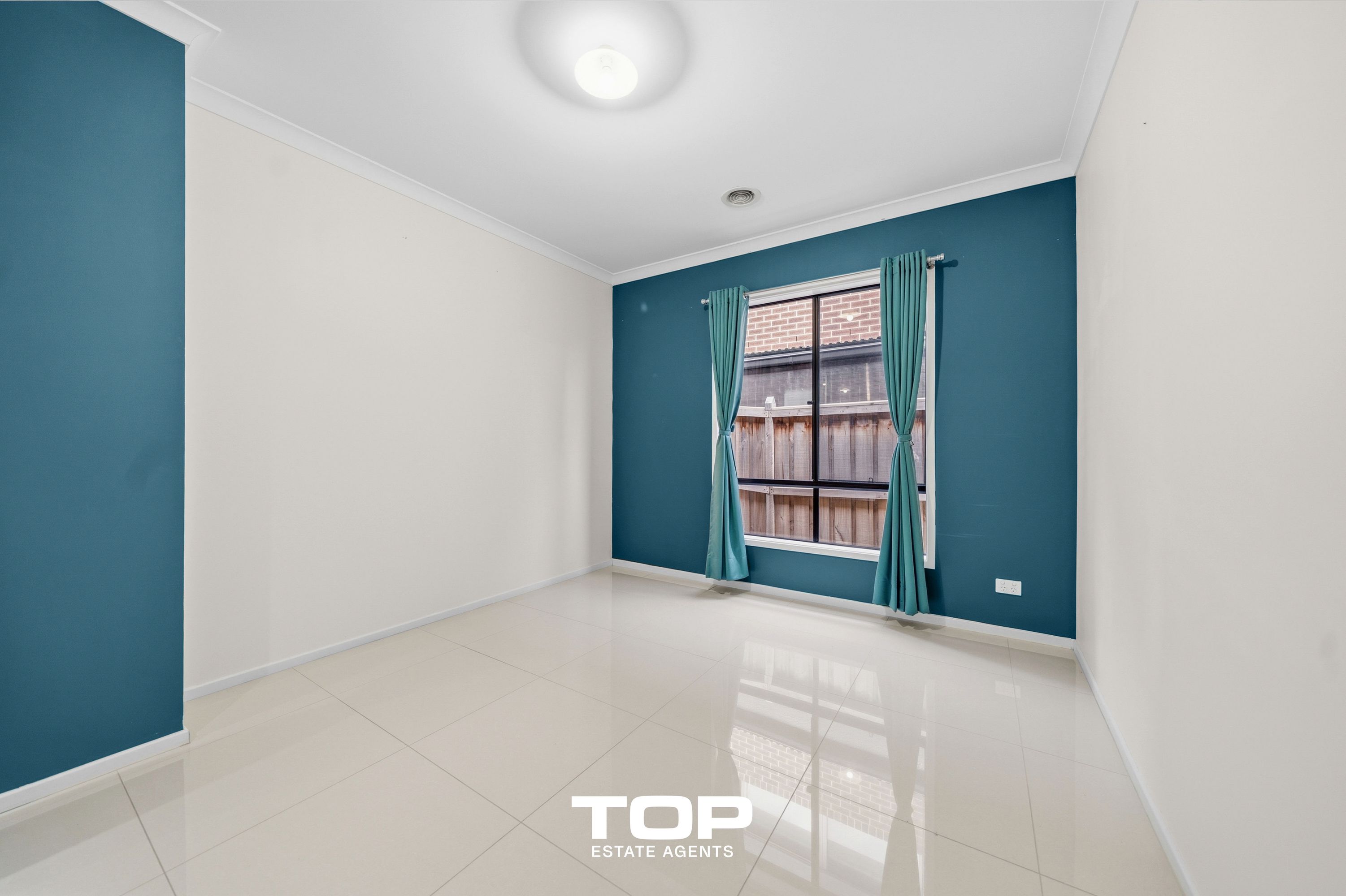 92 Moxham Drive, Clyde North - Thumbnail 4