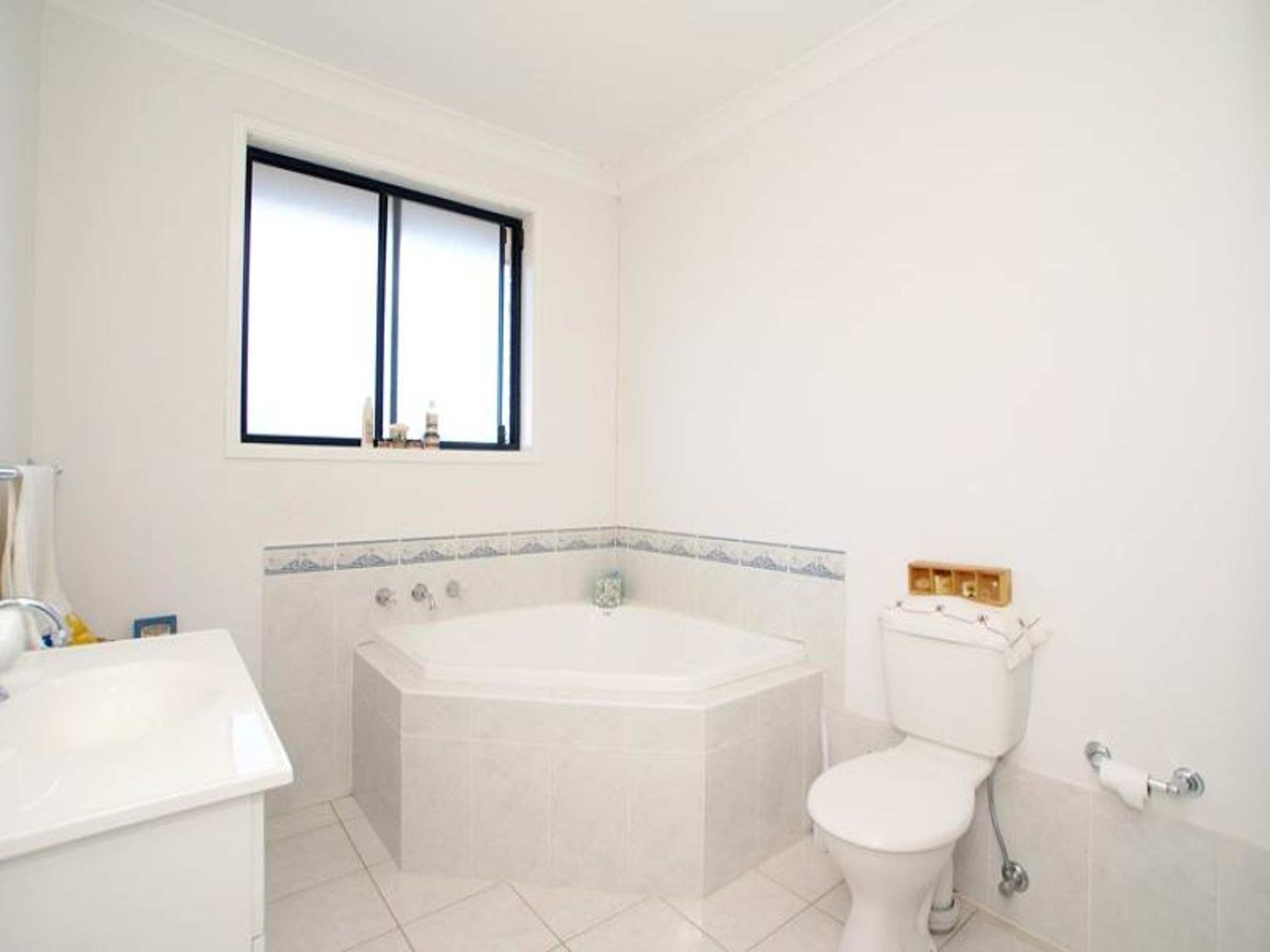16 Augusta St, Punchbowl, Punchbowl - Thumbnail 7