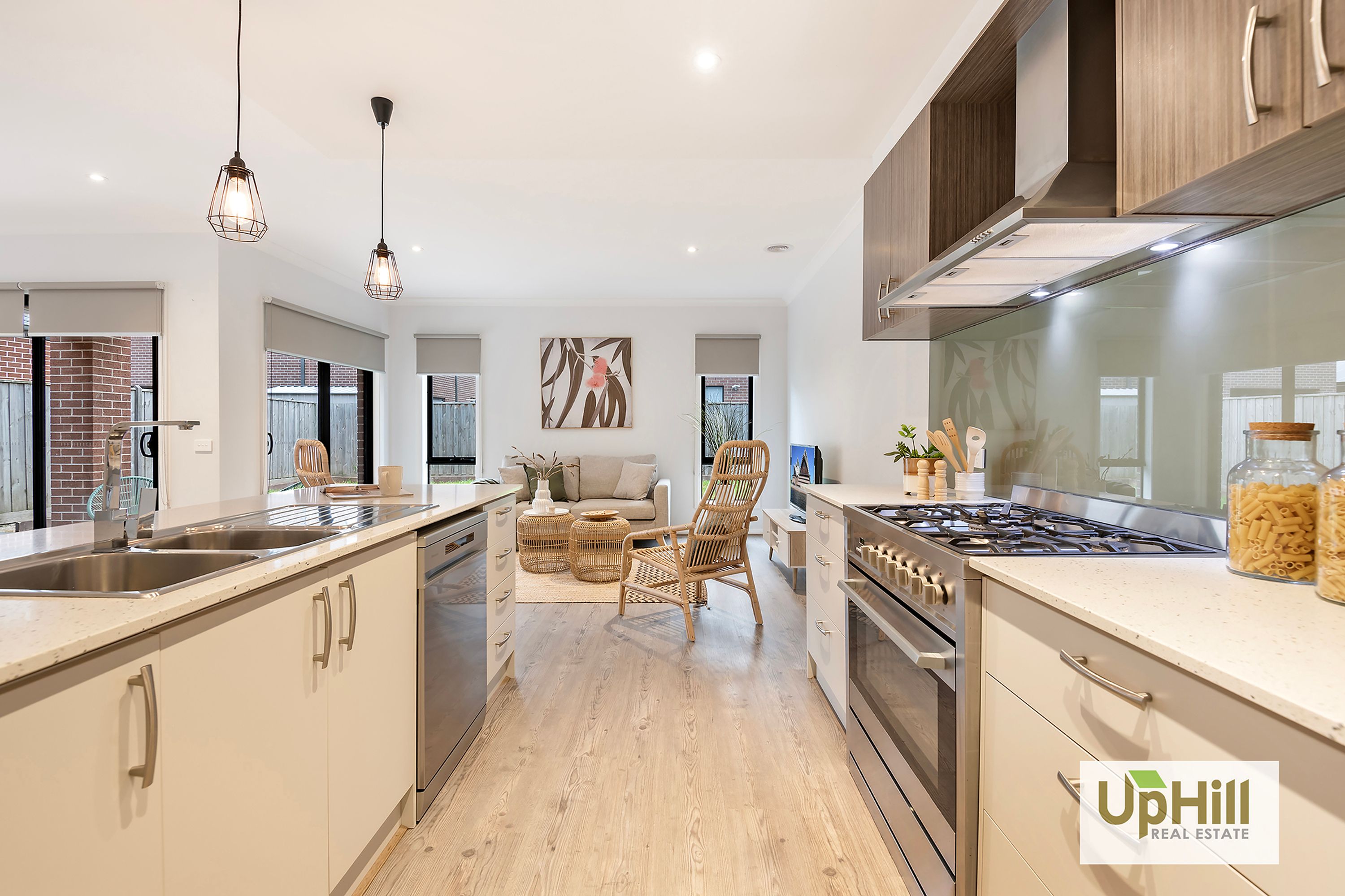 16 Pitfield Avenue, Cranbourne East - Thumbnail 8