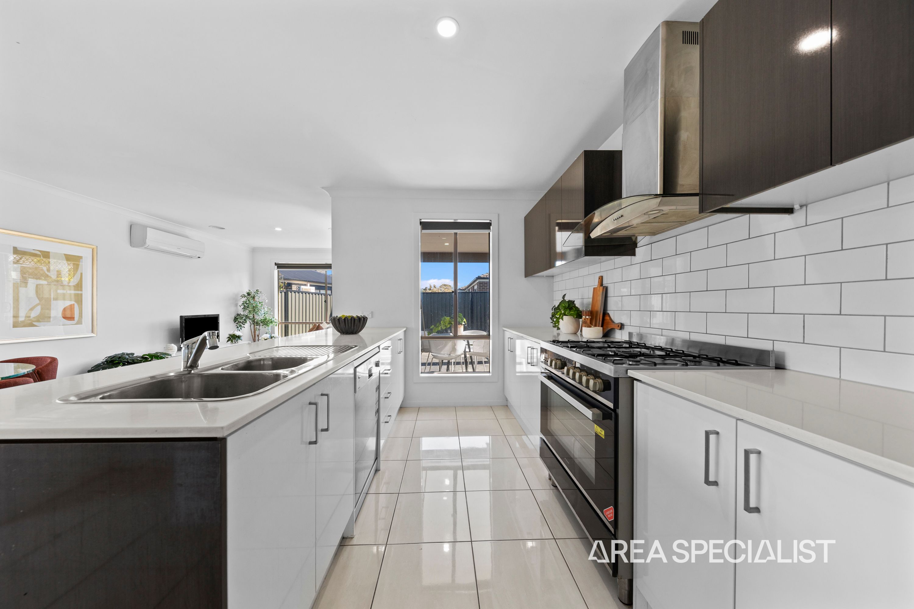 74 Pinnacle Drive, Pakenham - Thumbnail 4
