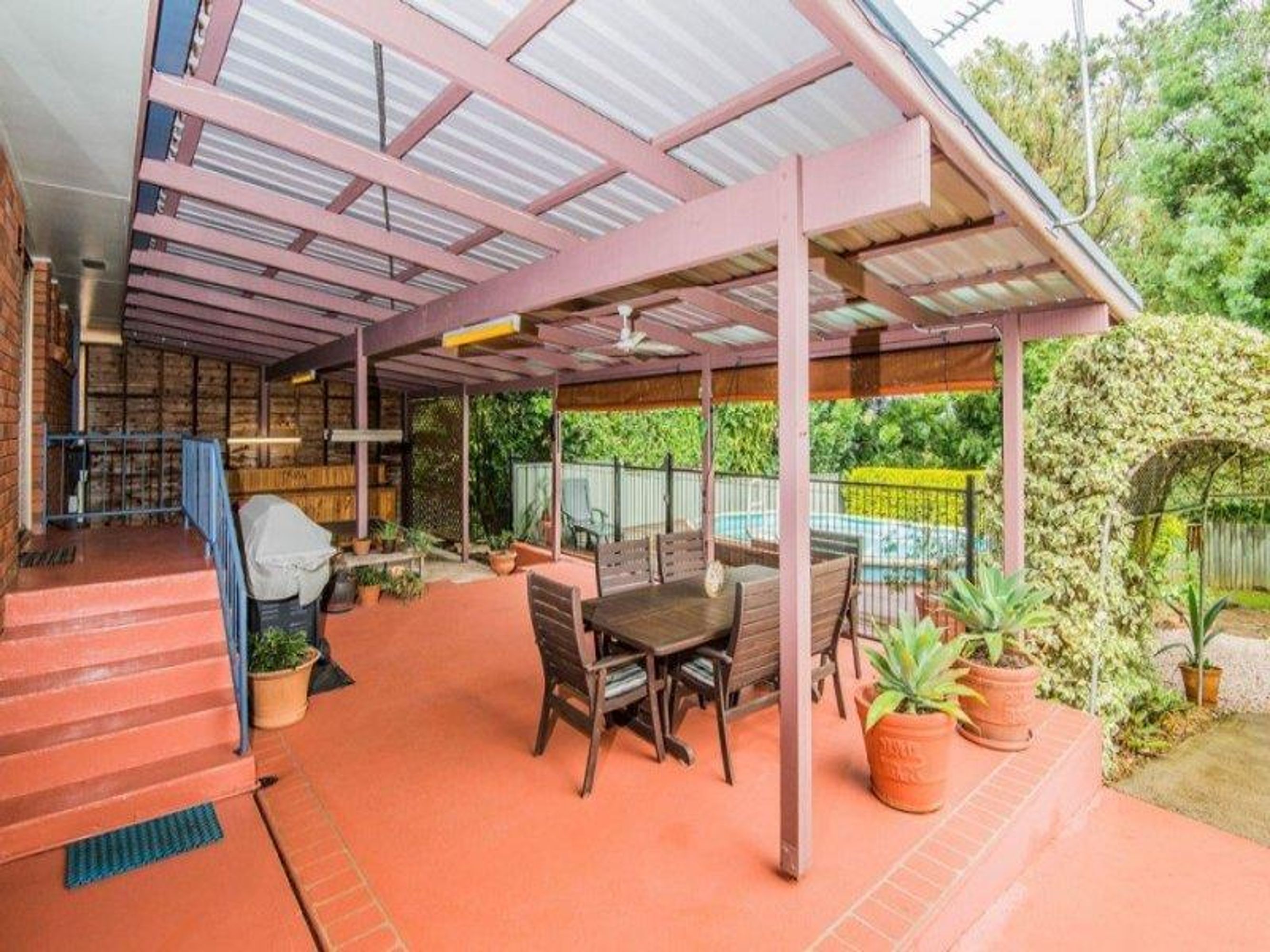 8 Sunset Drive, Junction Hill - Thumbnail 3