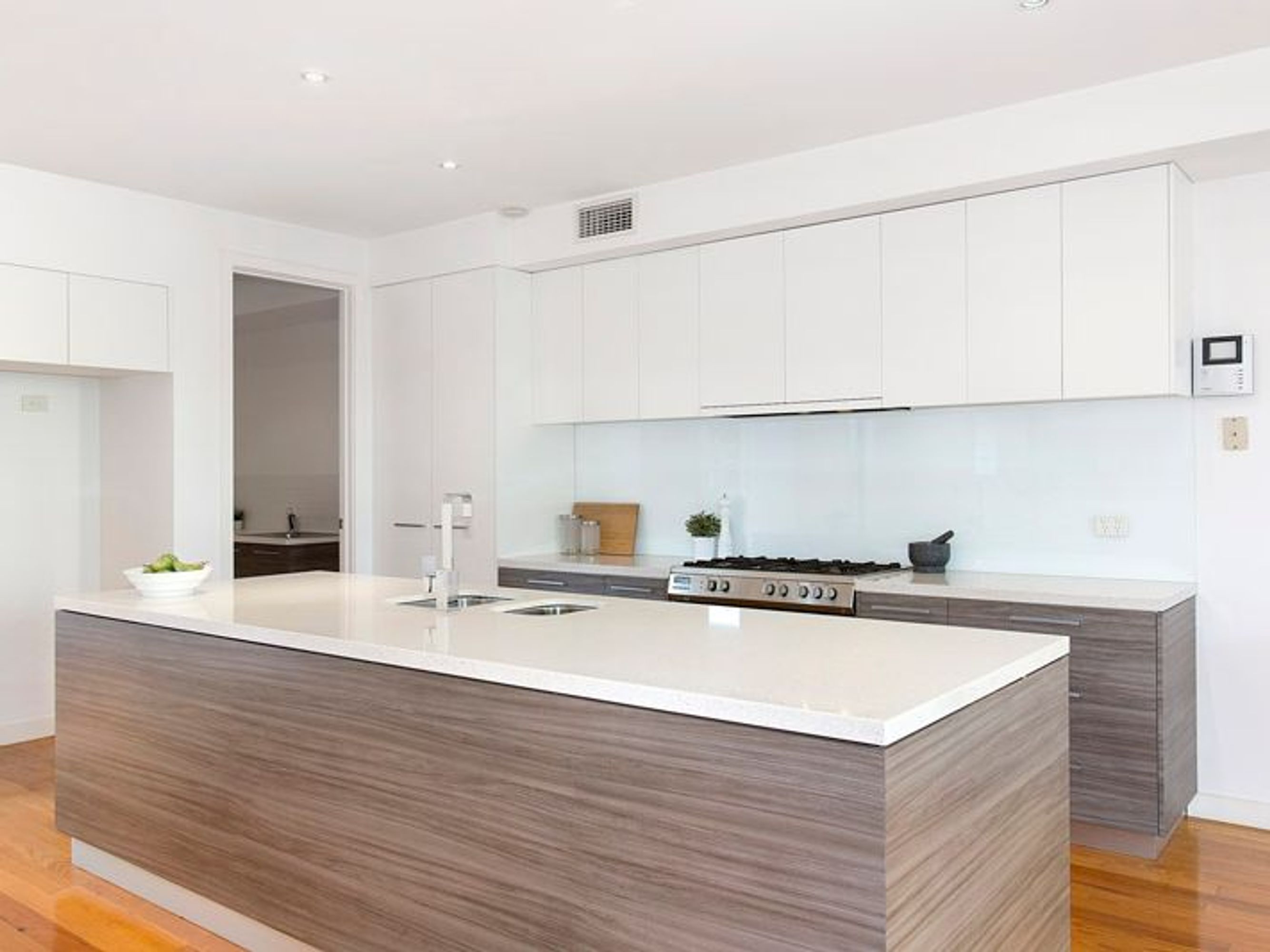 9A Girdwood Avenue, Carnegie - Thumbnail 4
