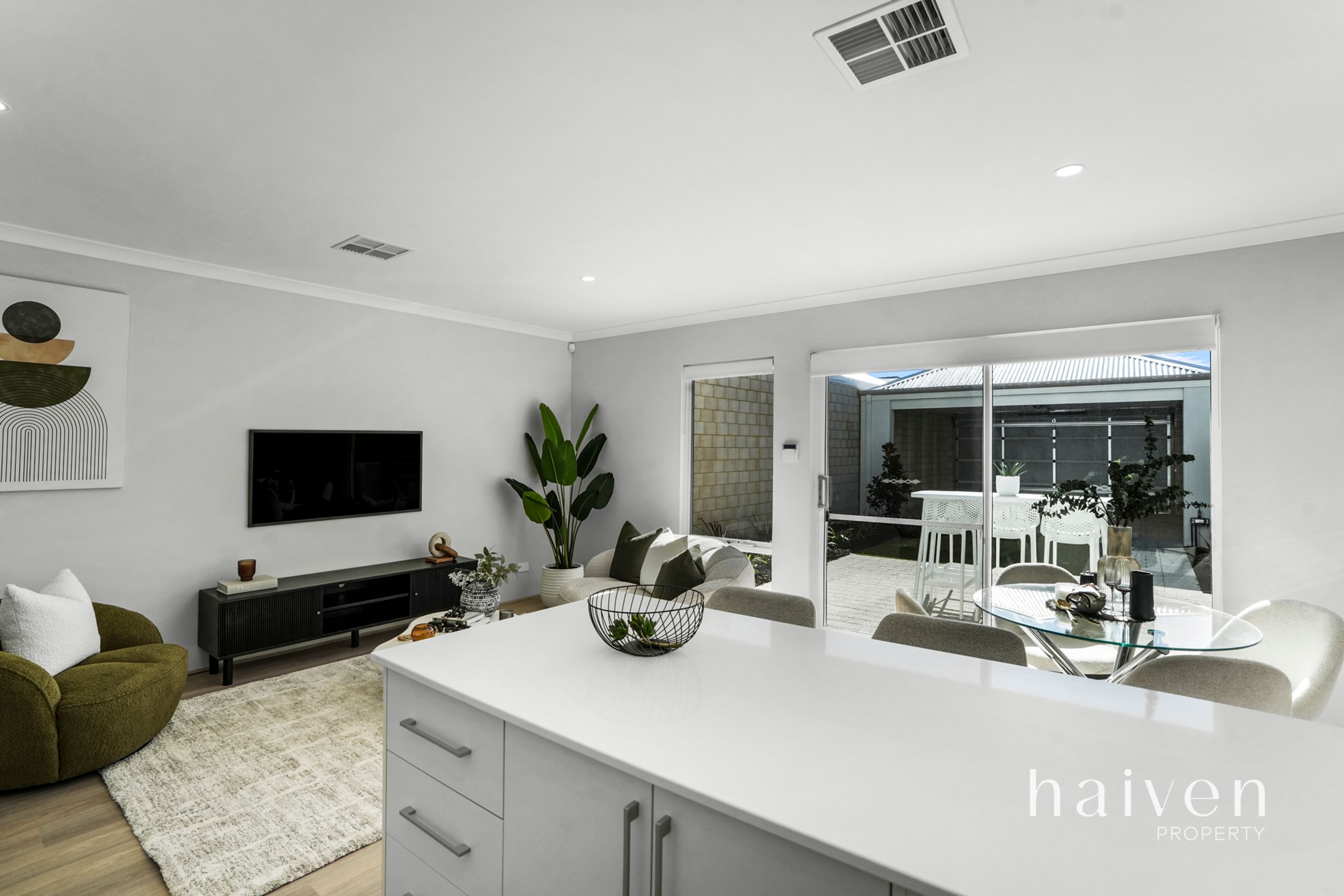 75 Lycaste Parade, Treeby - Thumbnail 7