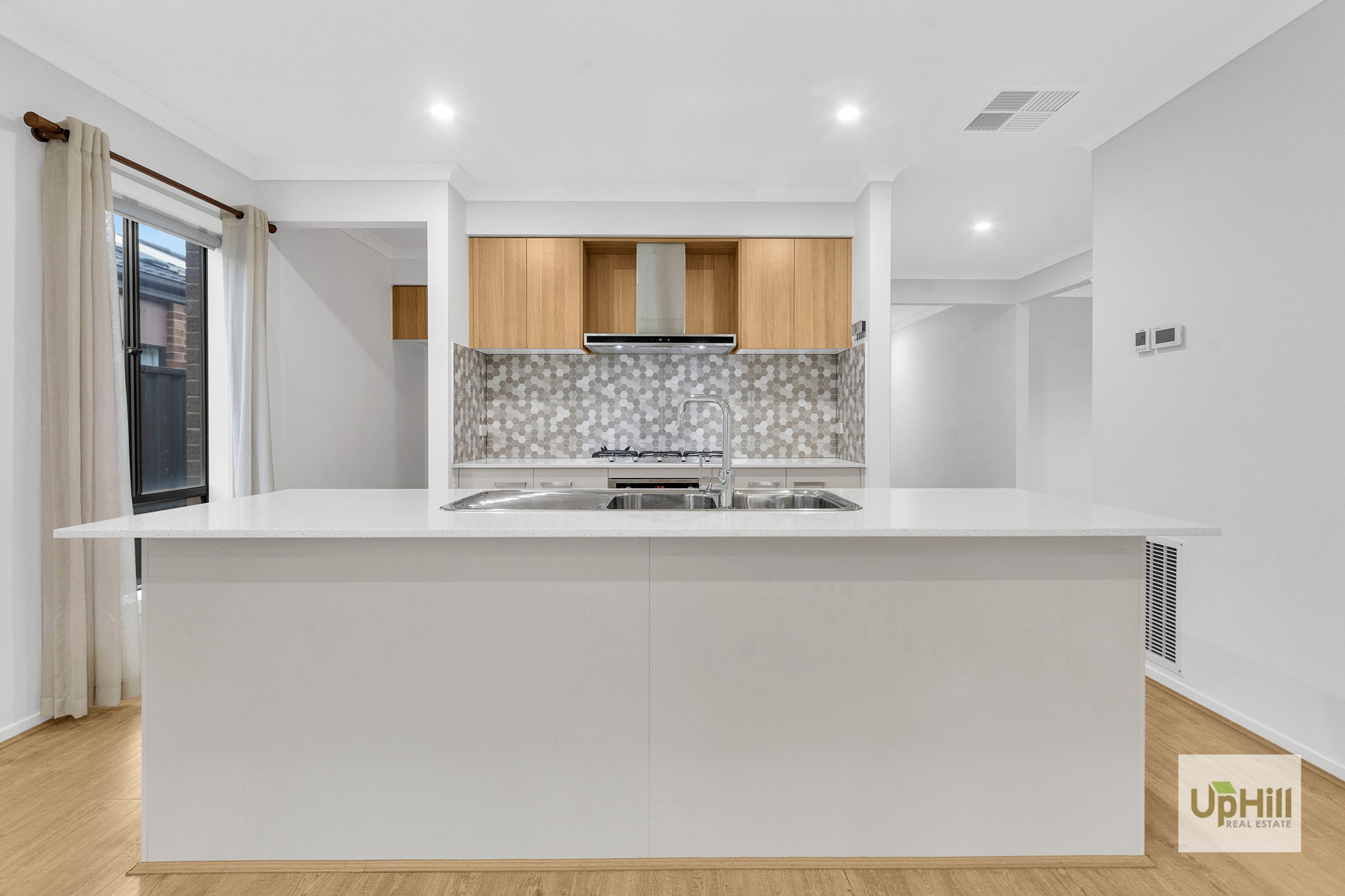 39 Noah Rd, Clyde North - Thumbnail 2