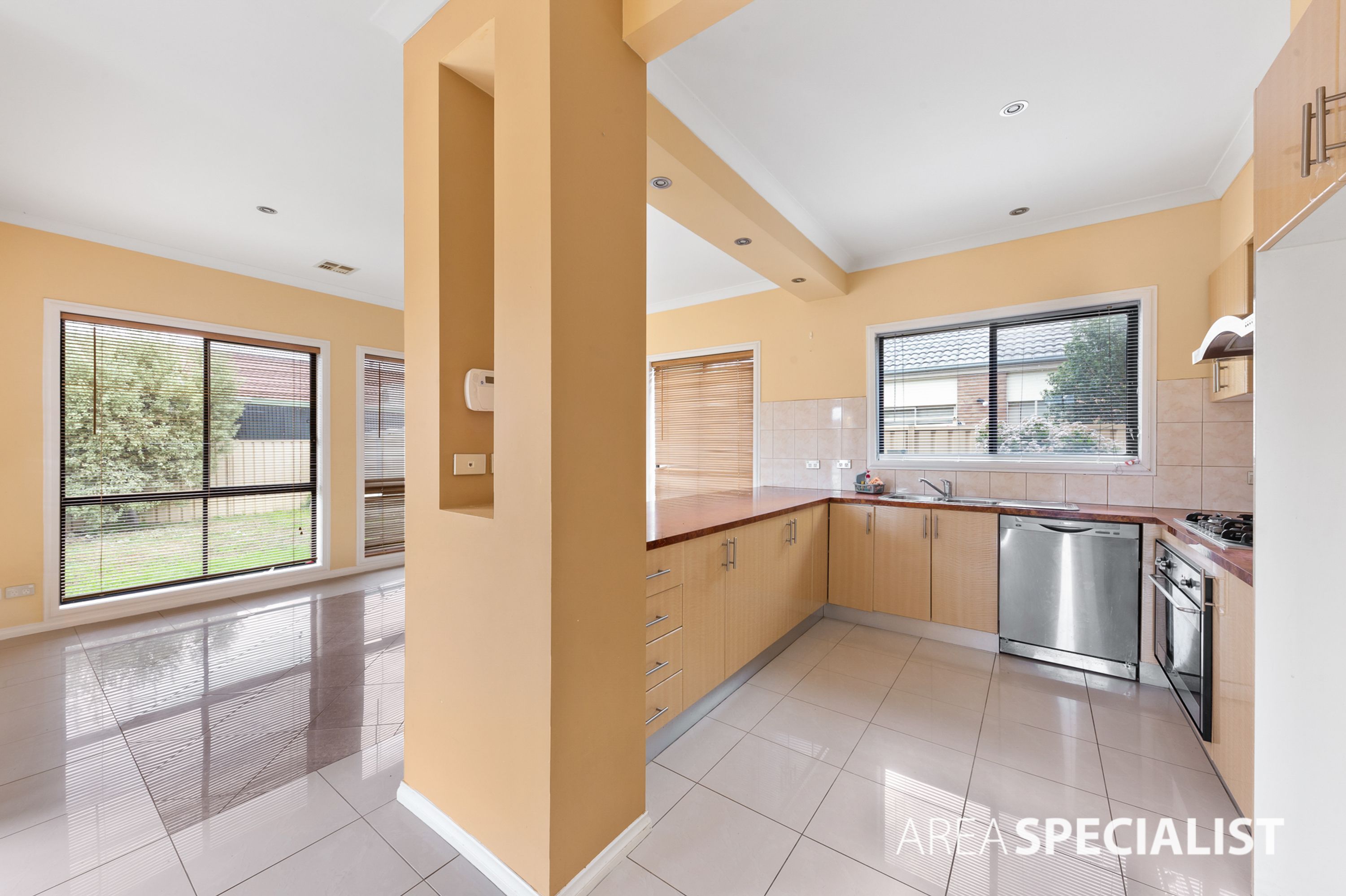 28 Studley Park Way, Caroline Springs VIC 3023, Caroline Springs - Thumbnail 7