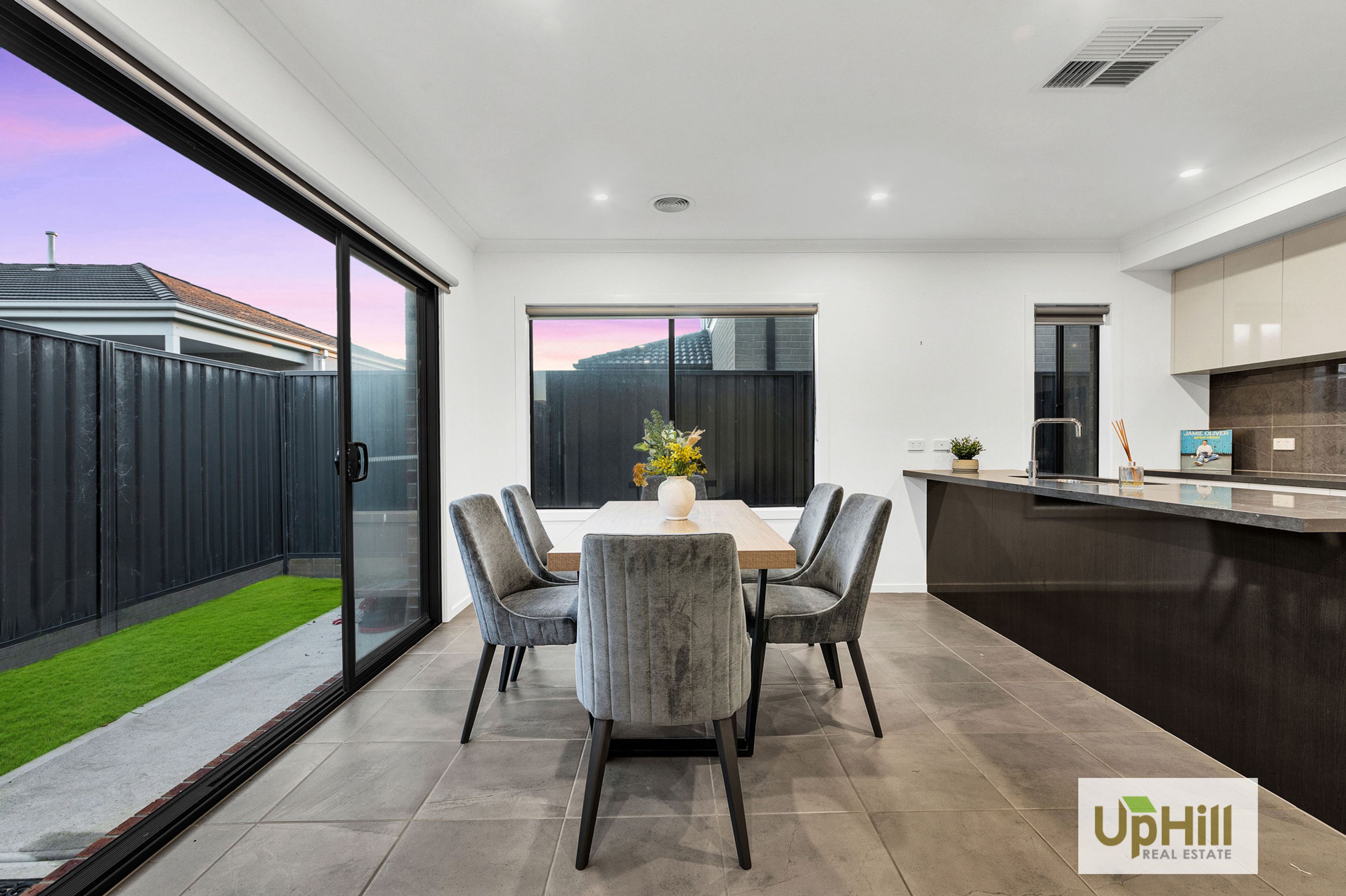 10 Creative Avenue, Clyde North - Thumbnail 8