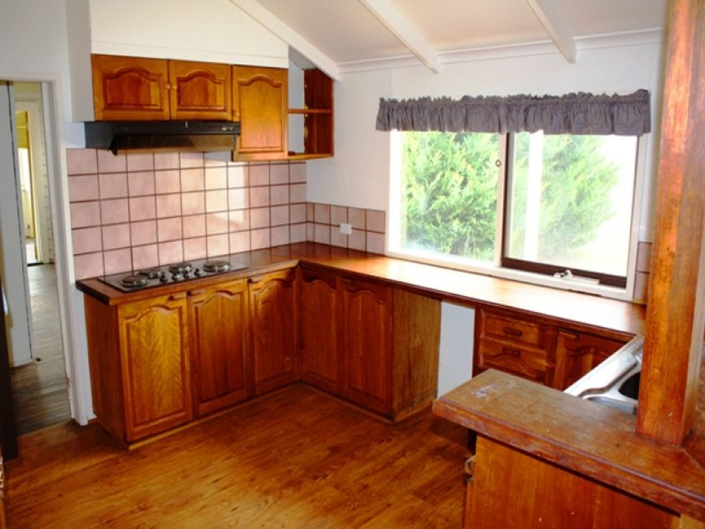 16 Davis Avenue, Nhill VIC 3418, Nhill - Thumbnail 5