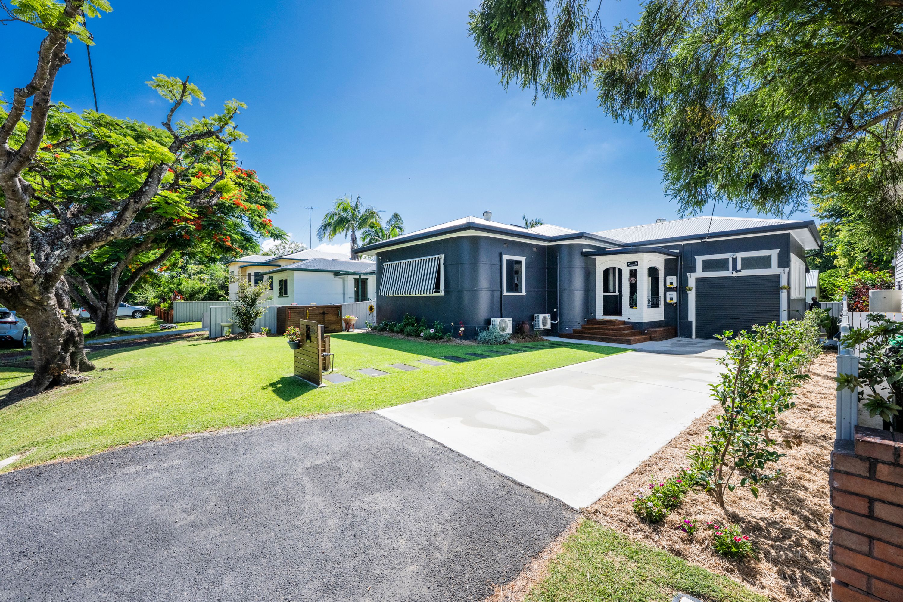 12 Bowtell Avenue