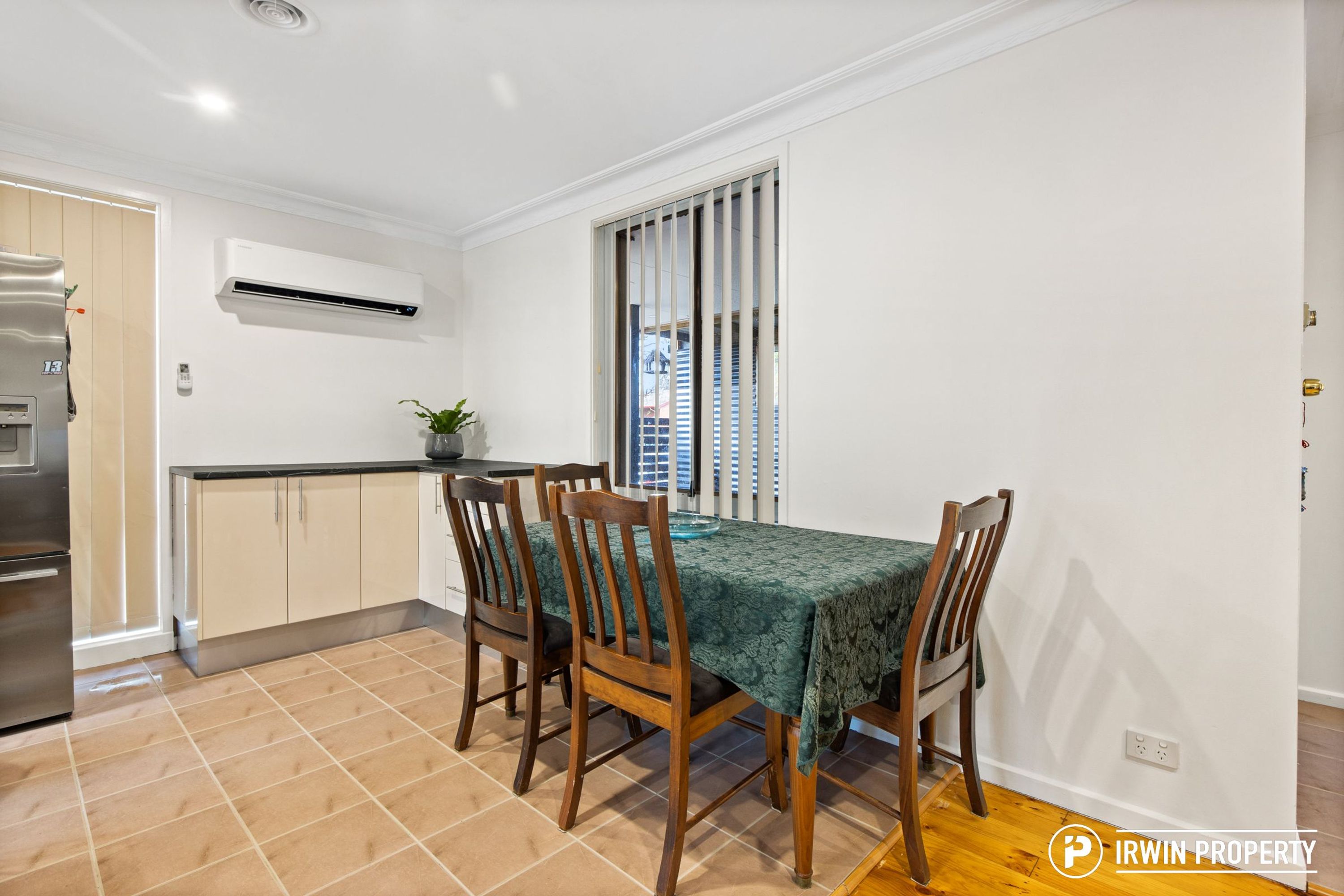 13 Stretton Crescent, Latham - Thumbnail 4