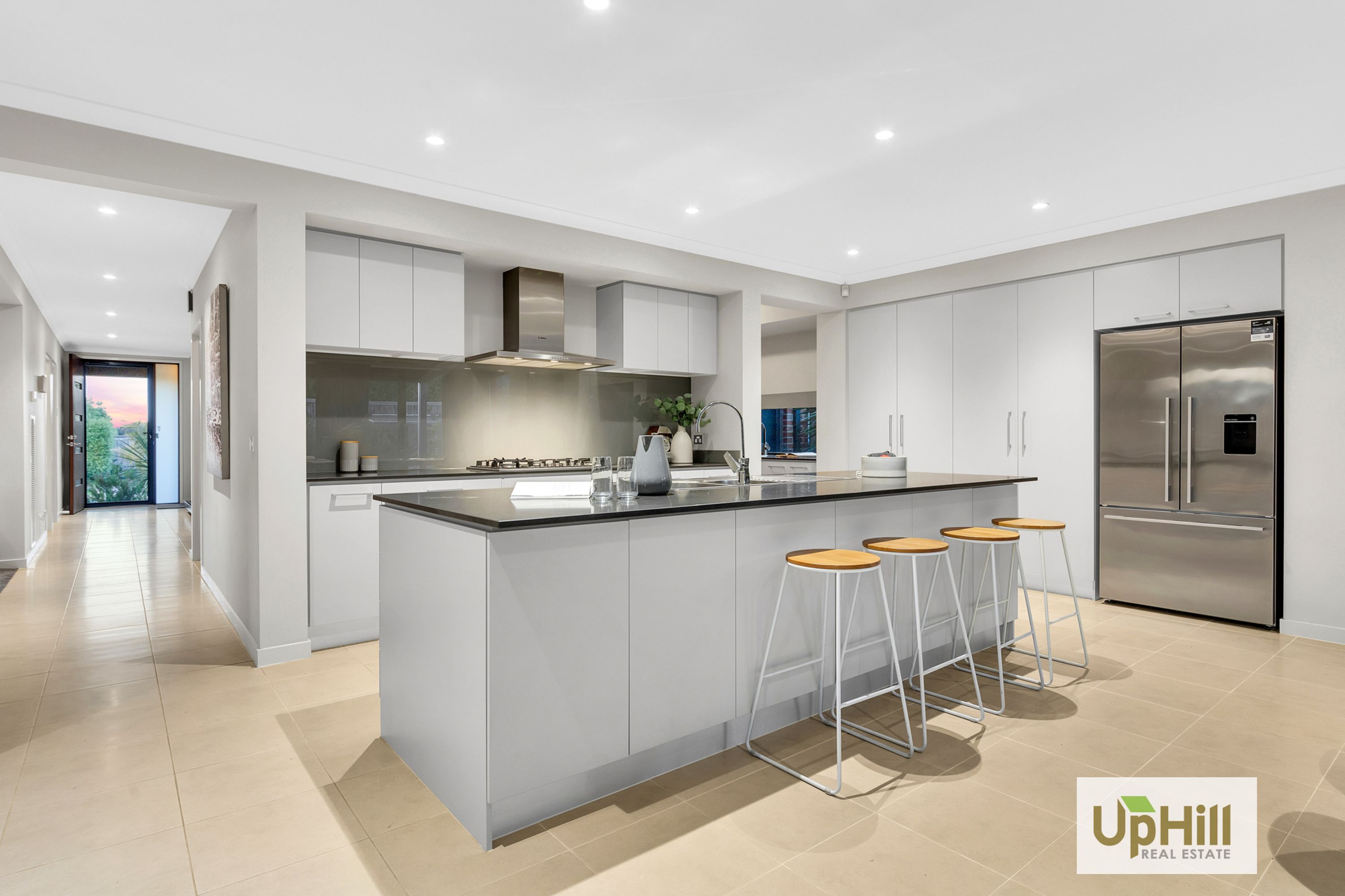 24 Compton Way, Clyde North - Thumbnail 8