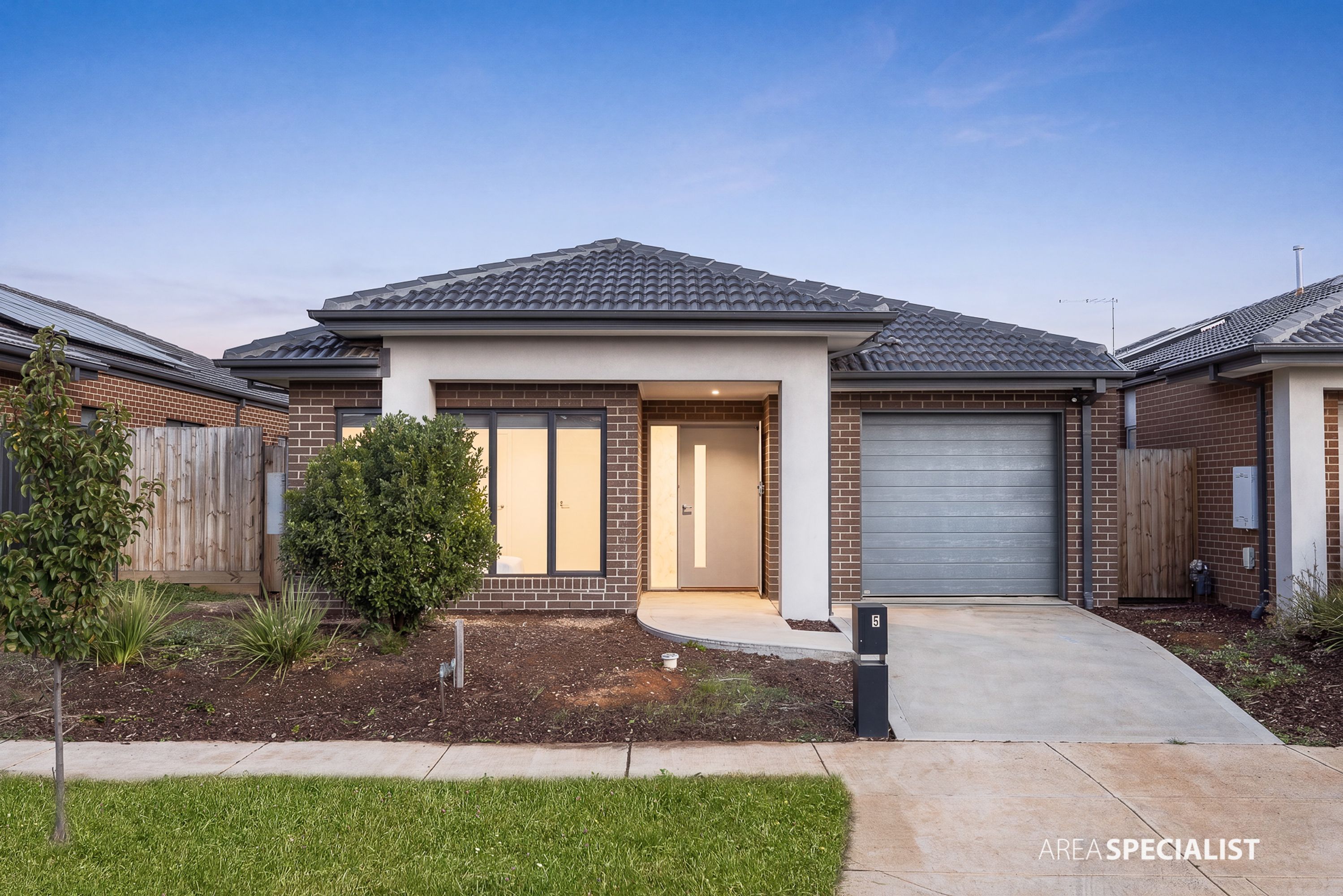 5 Babina Avenue, Melton South, Melton South - Image 1