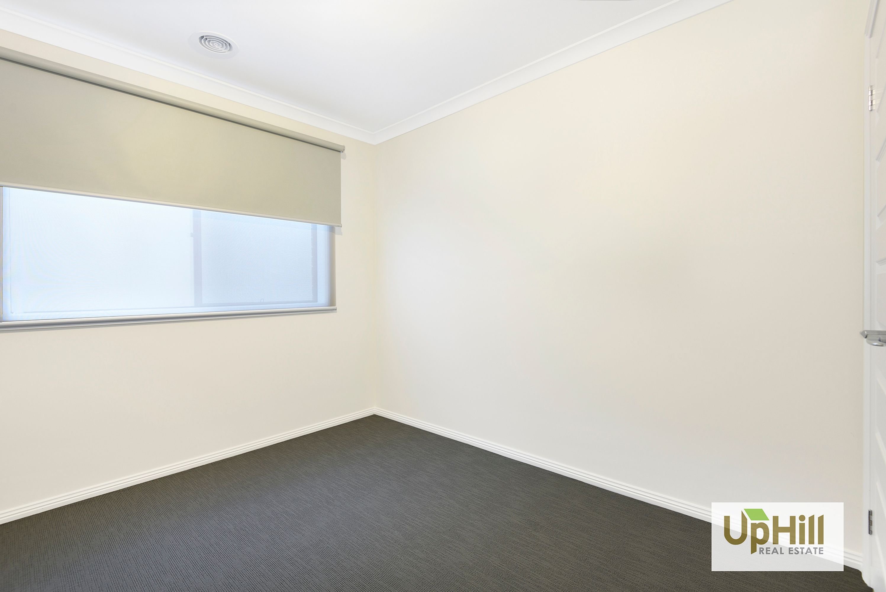 11 Tartan Drive, Clyde North - Thumbnail 7