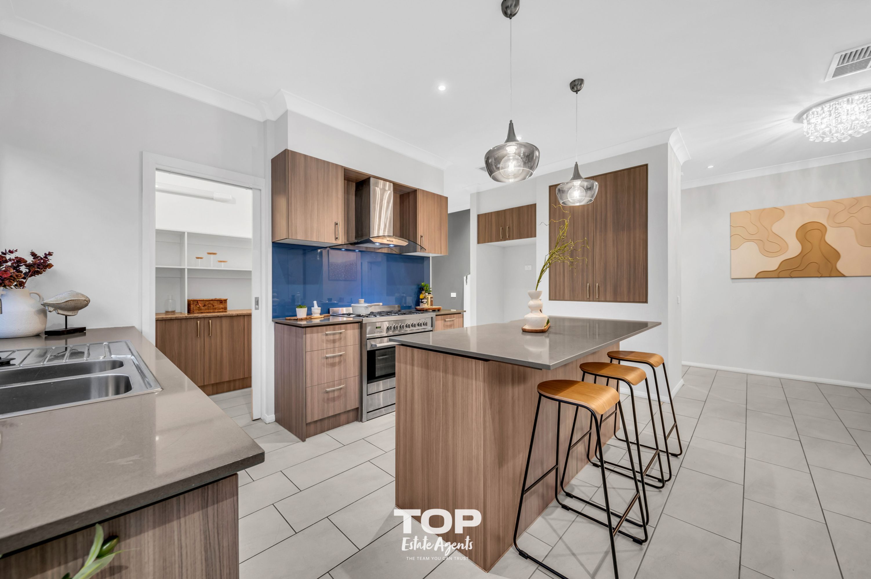 7 Janessa Drive, Clyde North - Thumbnail 8