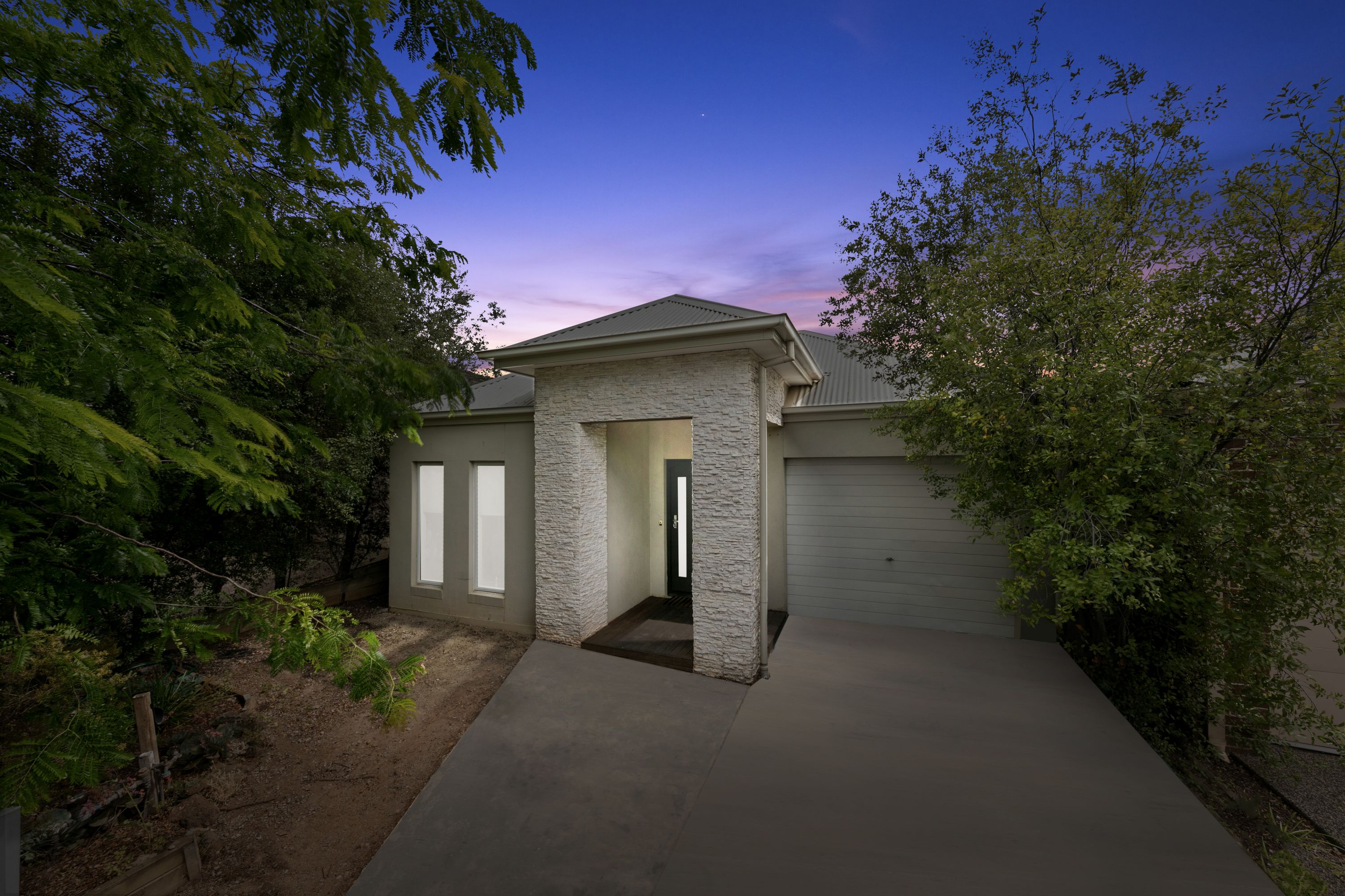 3 Lavender Court, Caroline Springs VIC 3023, Caroline Springs - Thumbnail 2