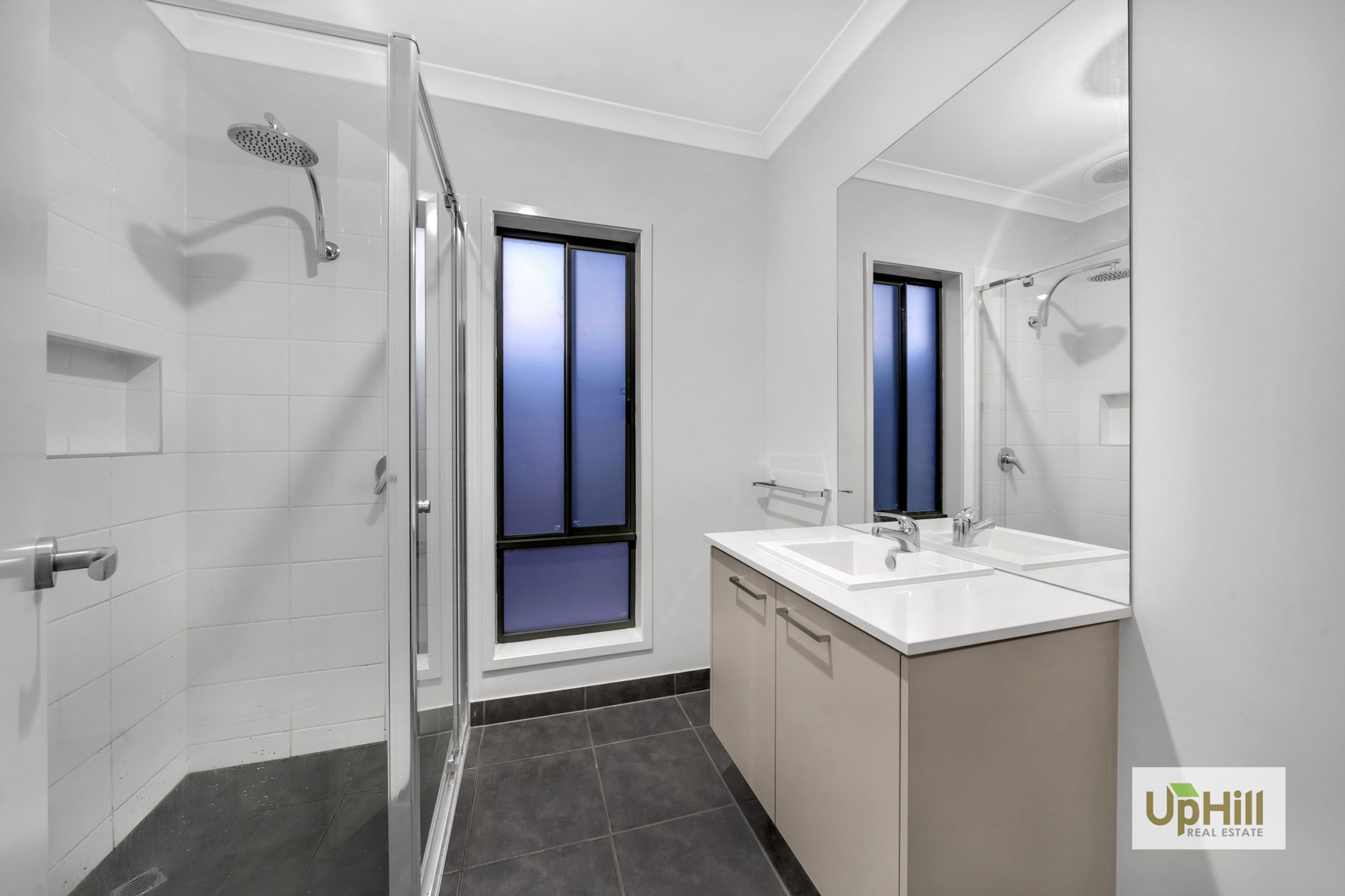 44 Mapleshade Avenue, Clyde North - Thumbnail 4