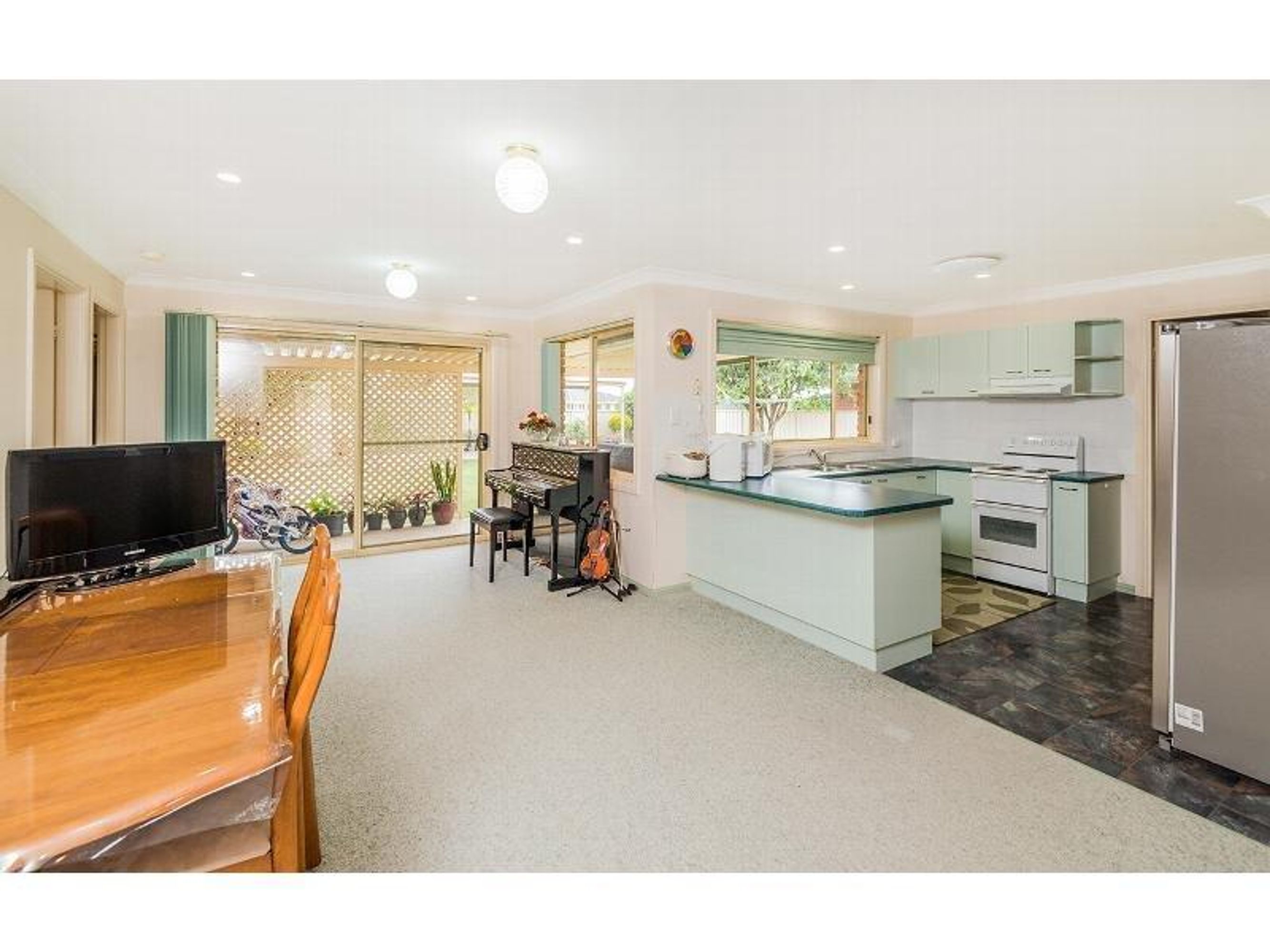 3 North Meadow Drive, Grafton - Thumbnail 5
