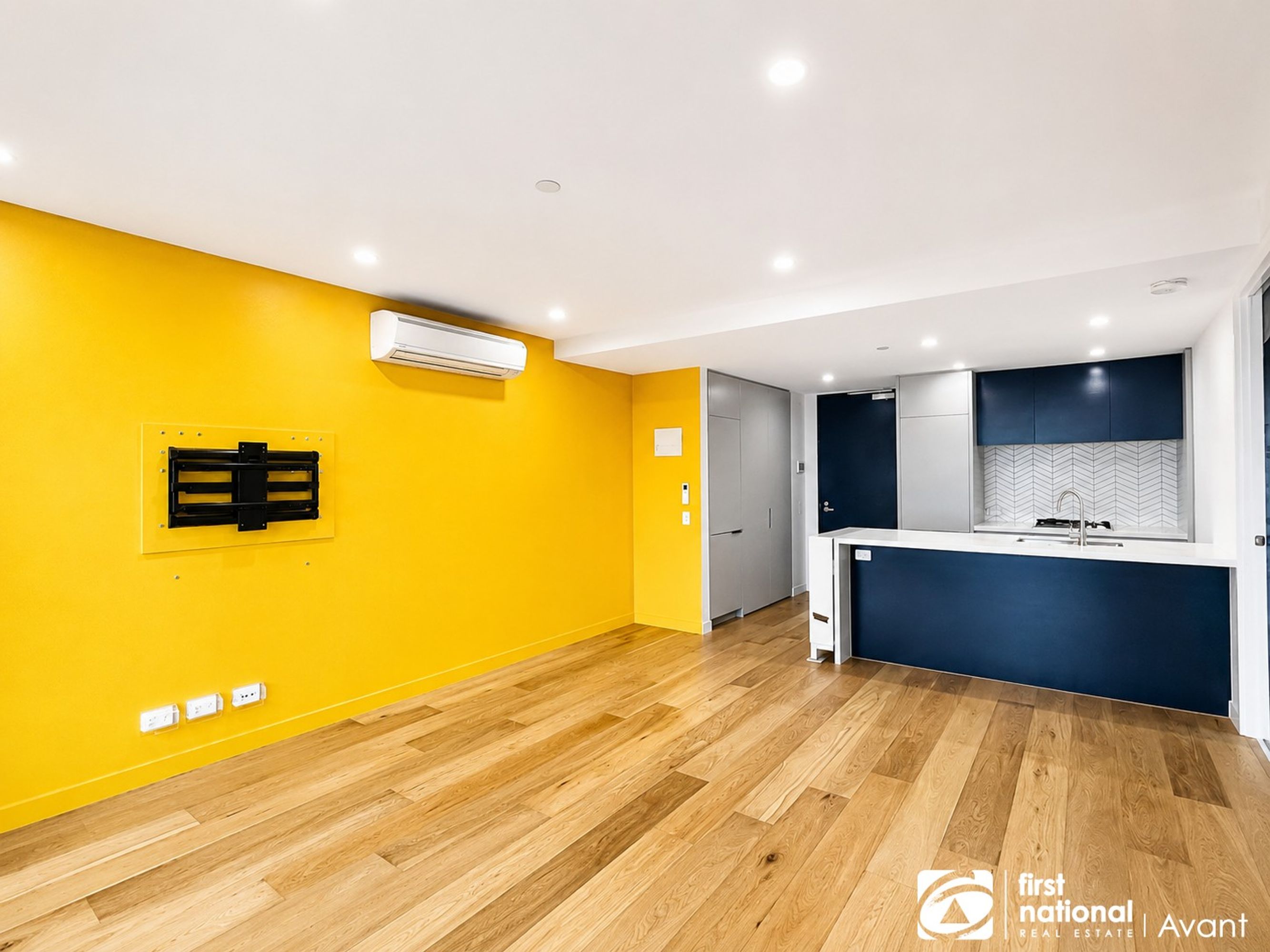 1108/3 Young Street, Box Hill - Thumbnail 2