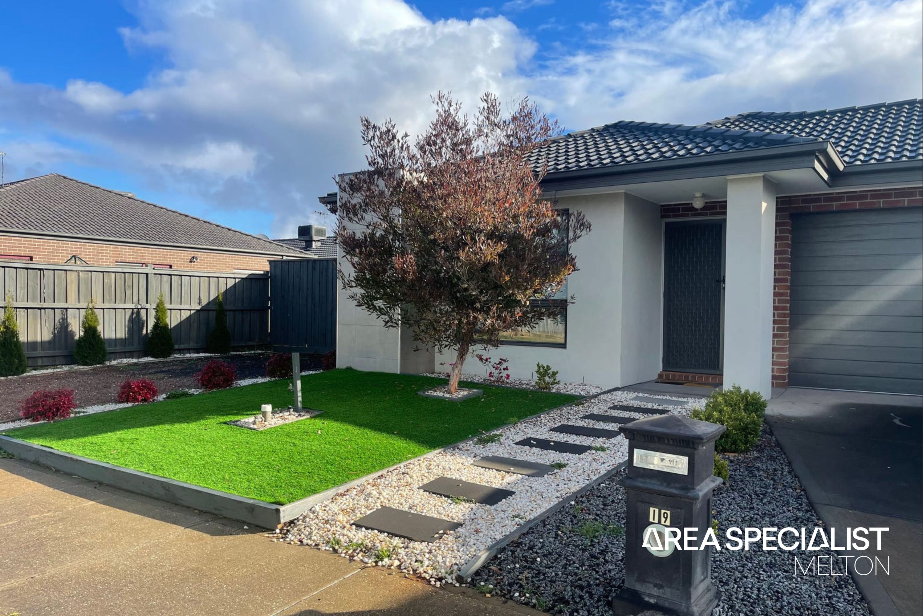 19 Saltbush Crescent, Brookfield, VIC 3338