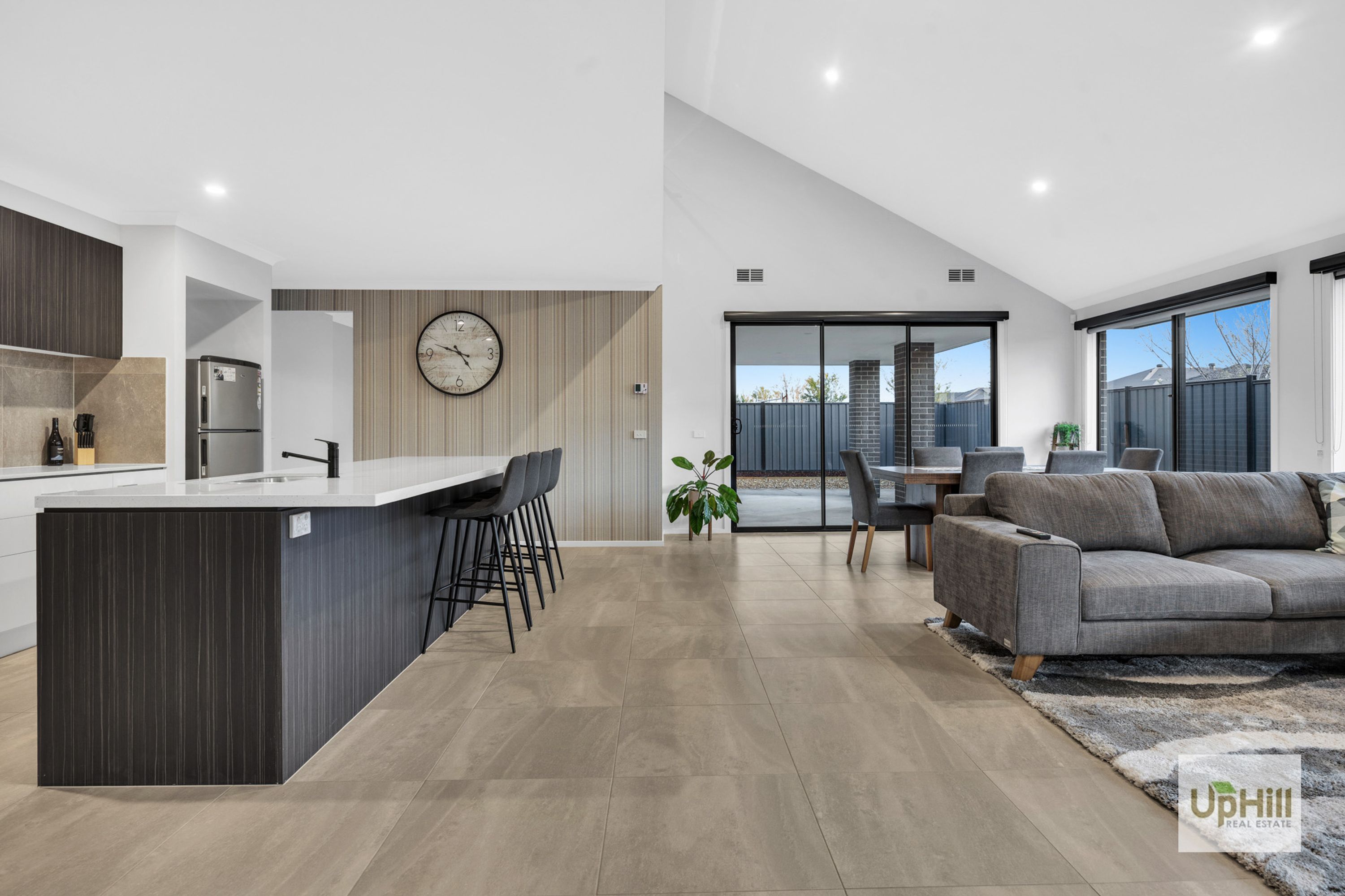 24 Bellhaven Circuit, Clyde North - Thumbnail 8