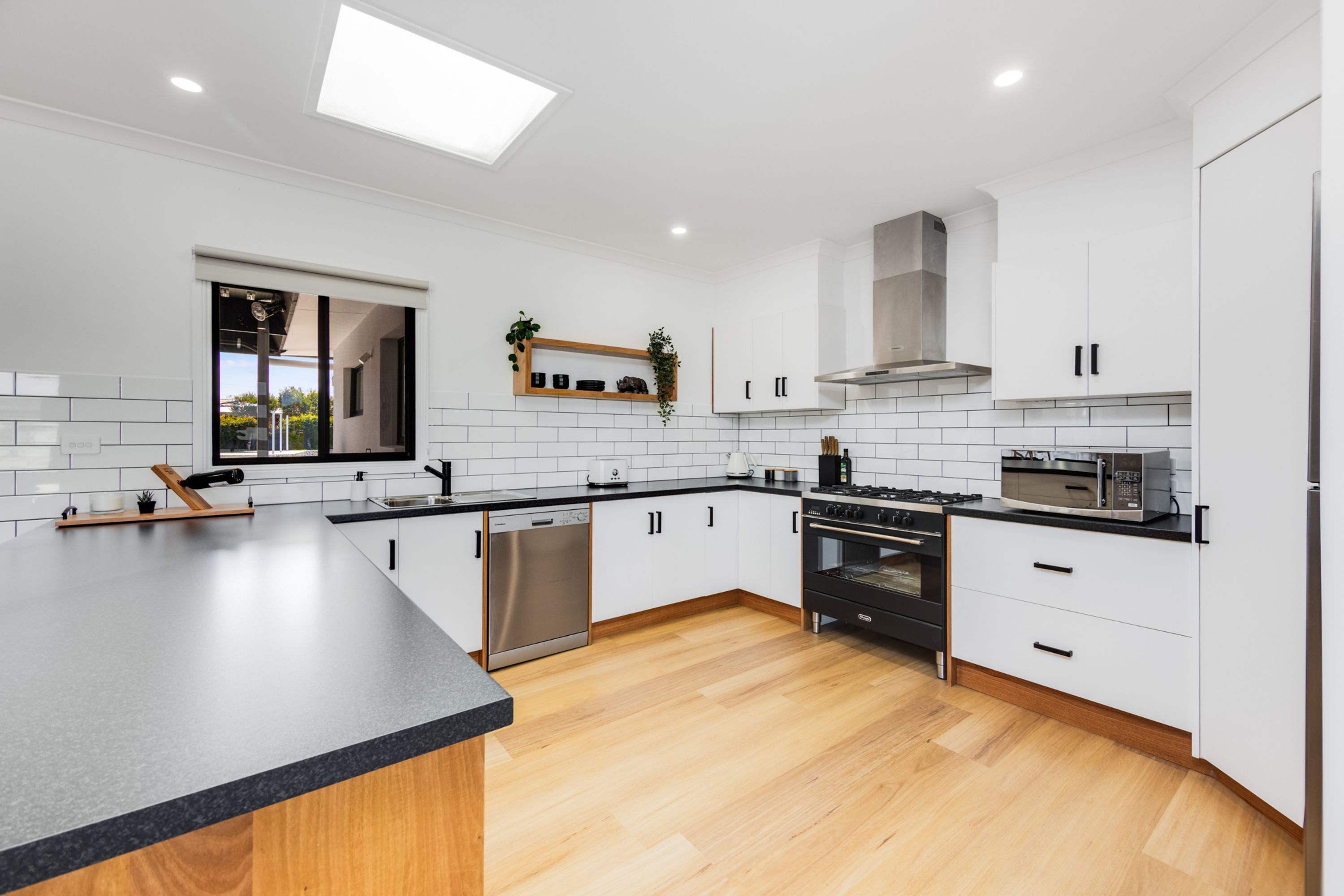 1 Isbel Court, Horsham VIC 3400, Horsham - Thumbnail 2