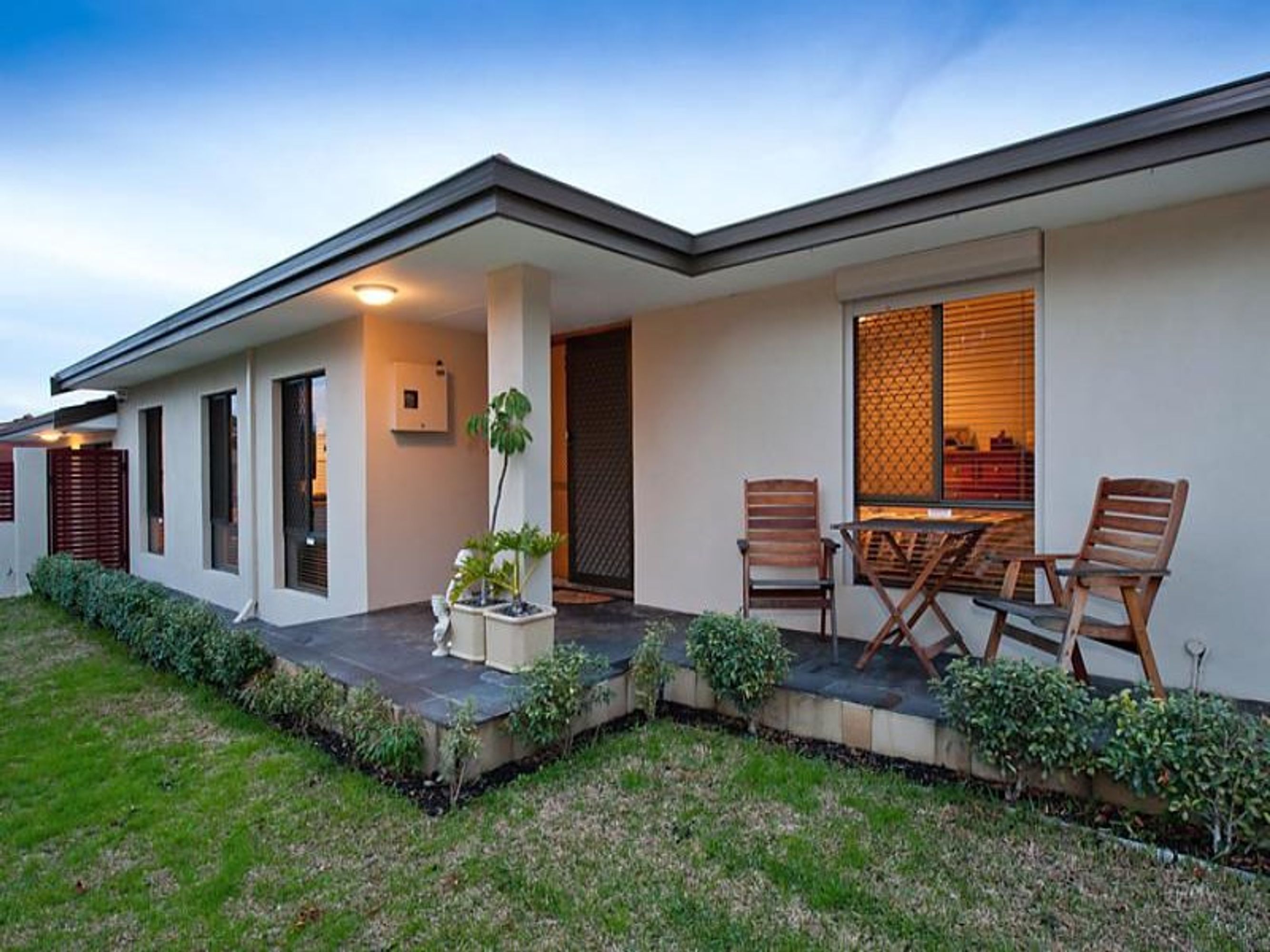 16 Rivett Place, Marmion - Thumbnail 2