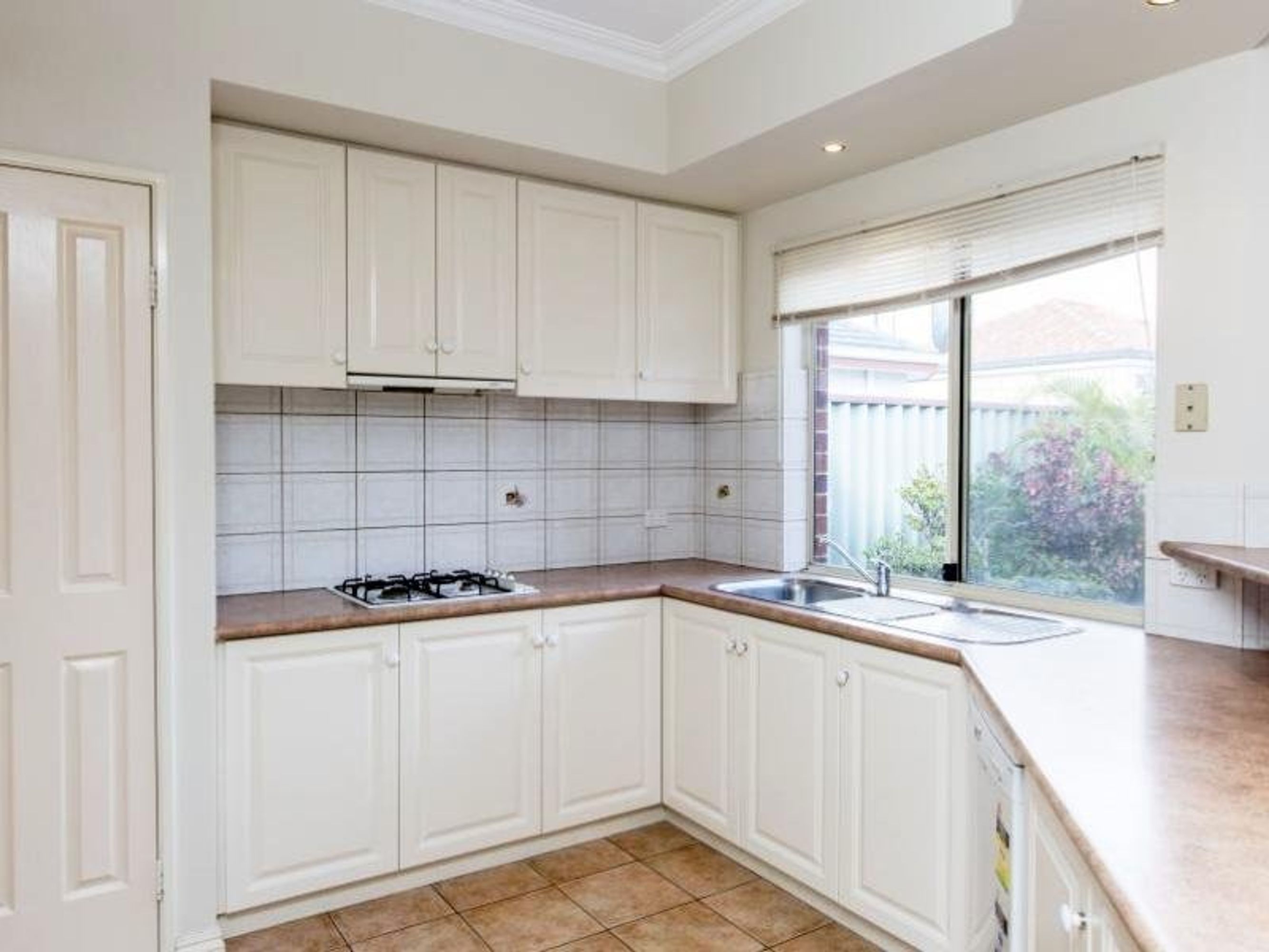 8 Honeyeater Circle, Wembley, WA 6014, Subiaco - Thumbnail 6